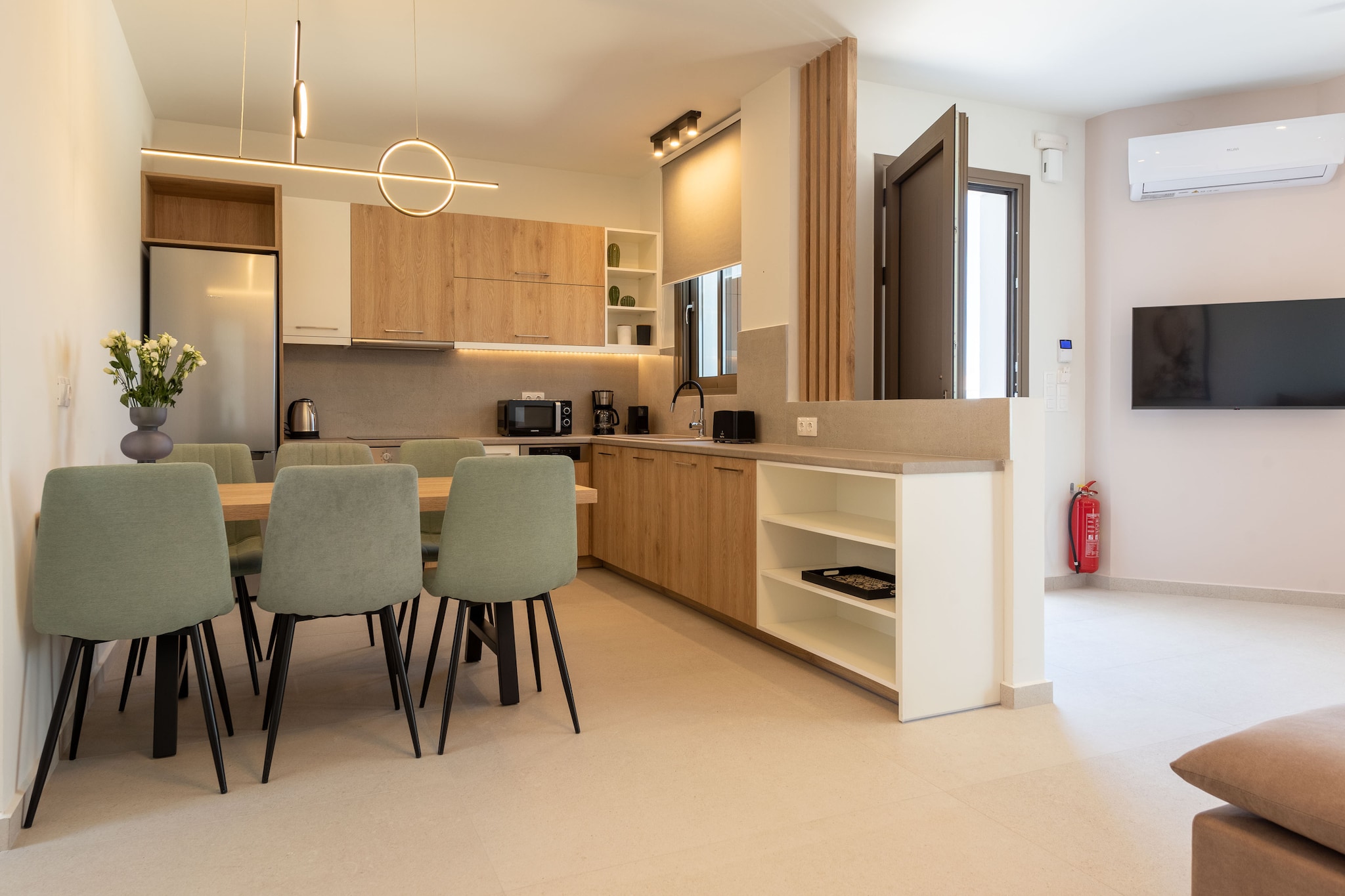 Ground floor: (Living room(dining table, seating area), open kitchen(dishwasher), bedroom(double bed), bathroom(shower), Internet access)\n\nOn the 1st floor: (bedroom(double bed), bedroom(double bed))\n\nOn the 2nd floor: (bathroom(shower))\n\nwashing machine, air conditioning, terrace, garden, BBQ, parking, swimming pool(private), high chair