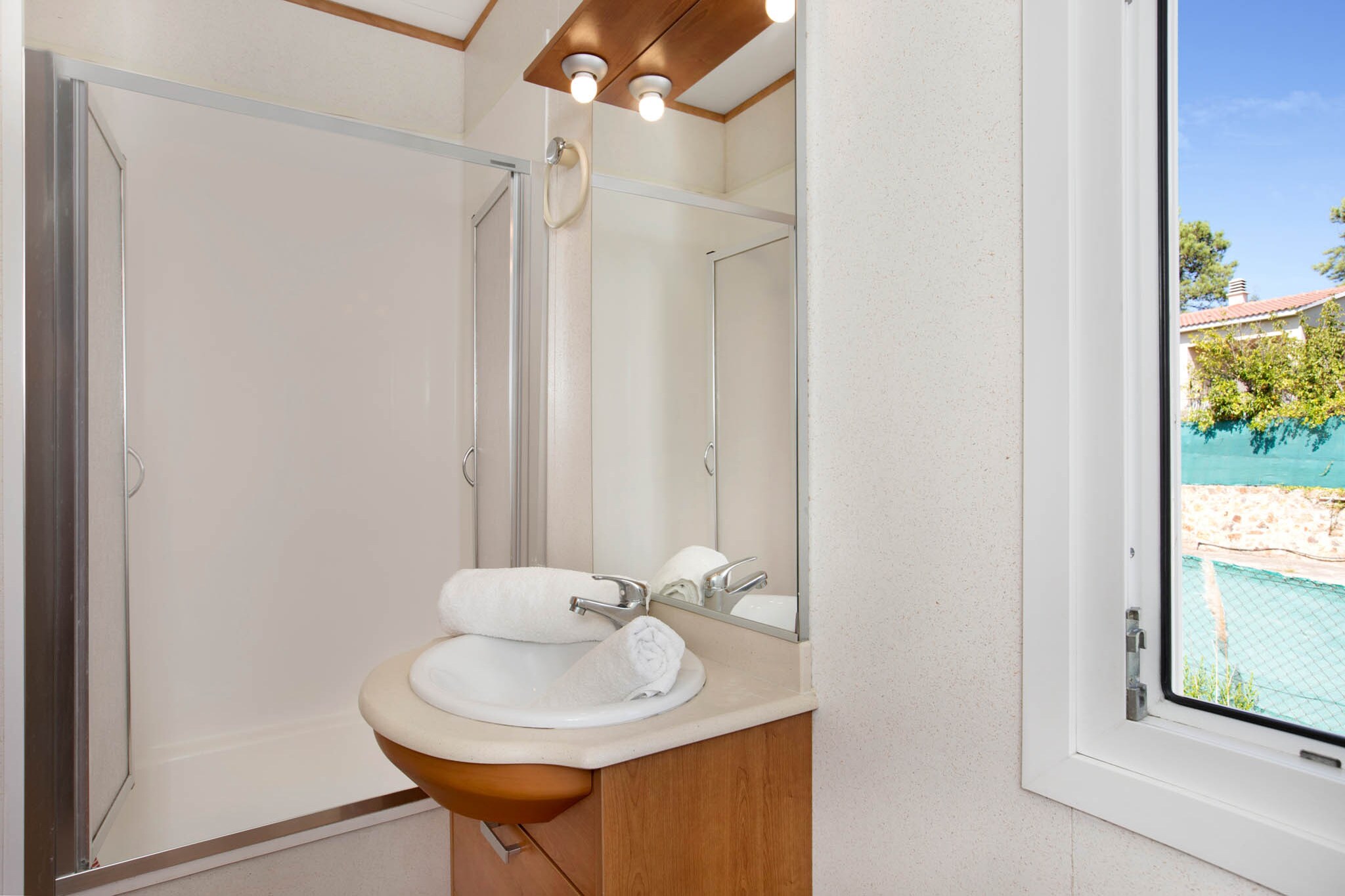 Araceli-Bathroom
