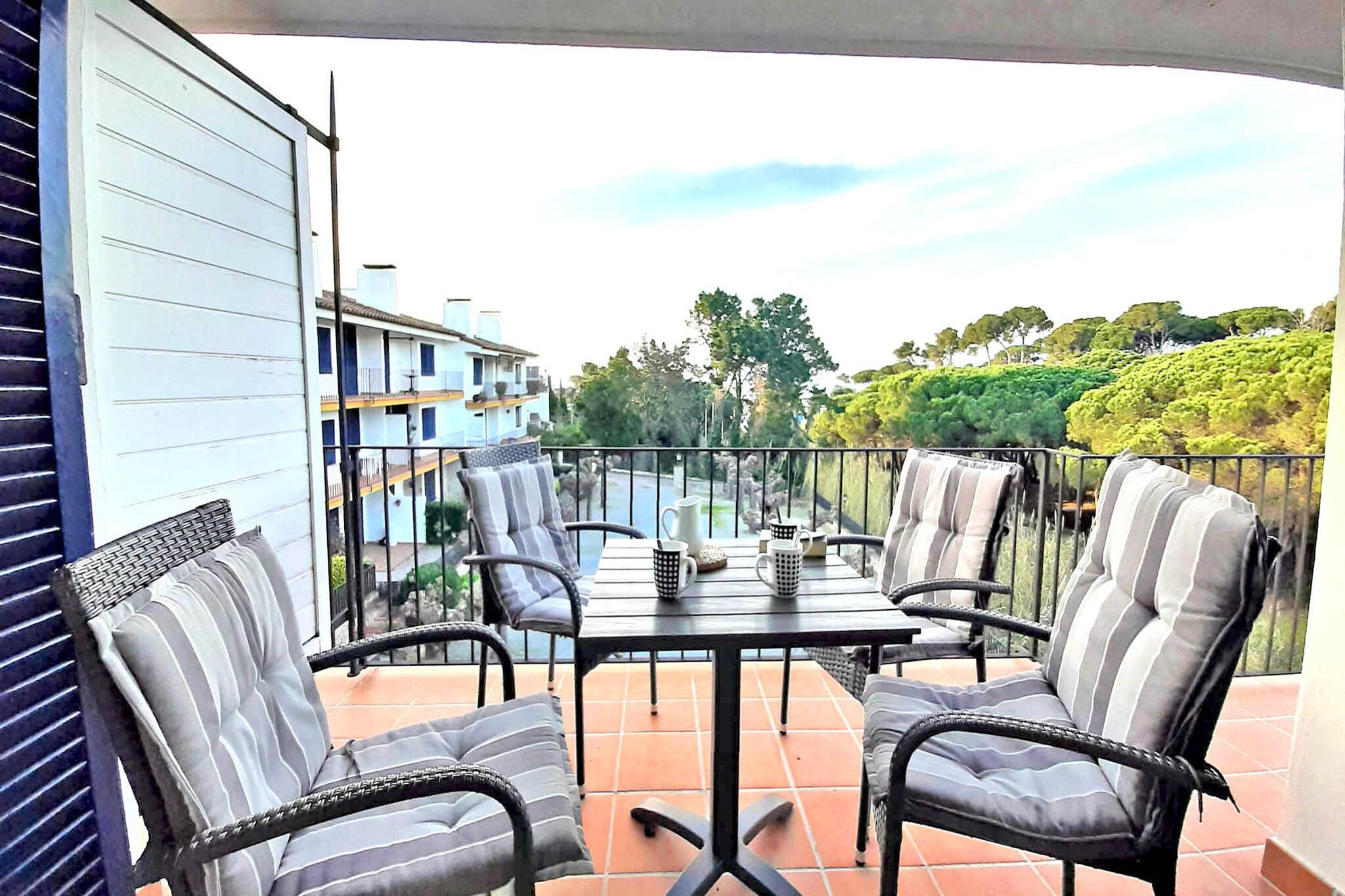 Canadell 1-Terrace balcony