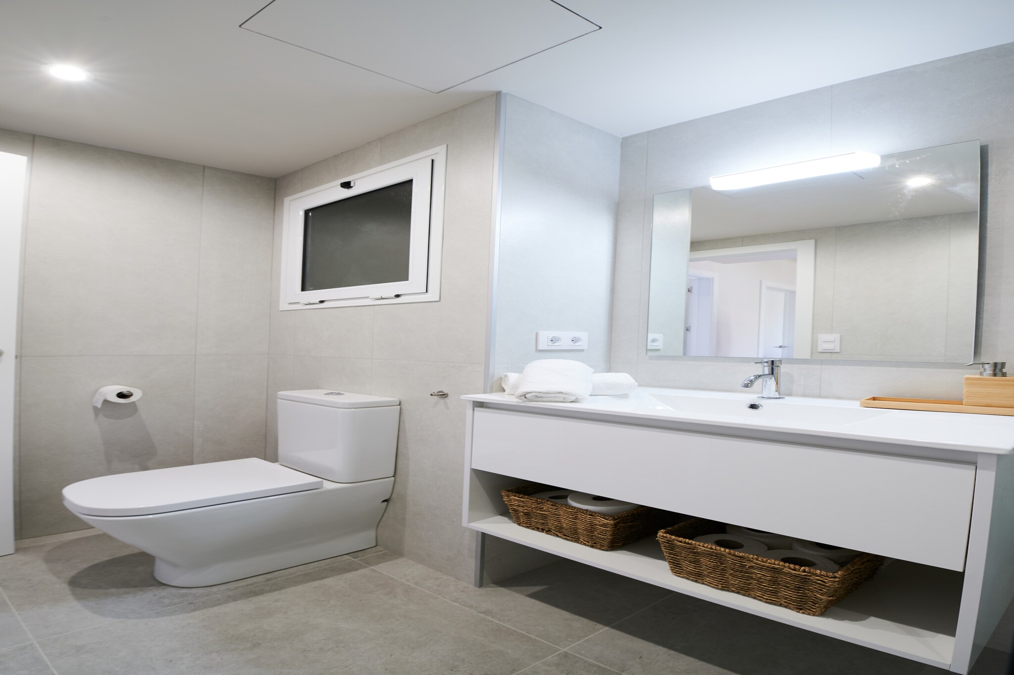 Costa Brava E-4-Bathroom