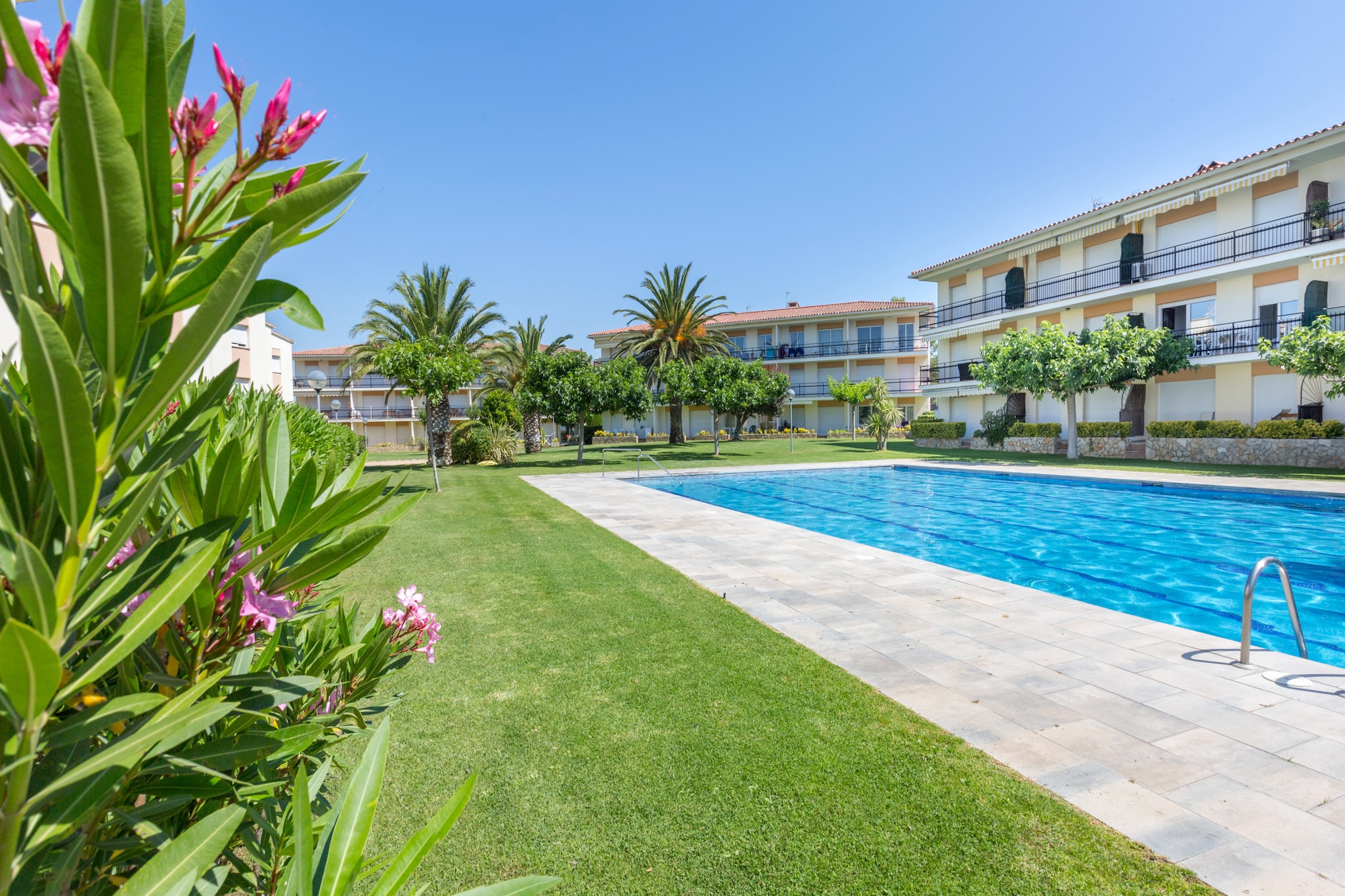 Costa Brava X-3-Exterior summer