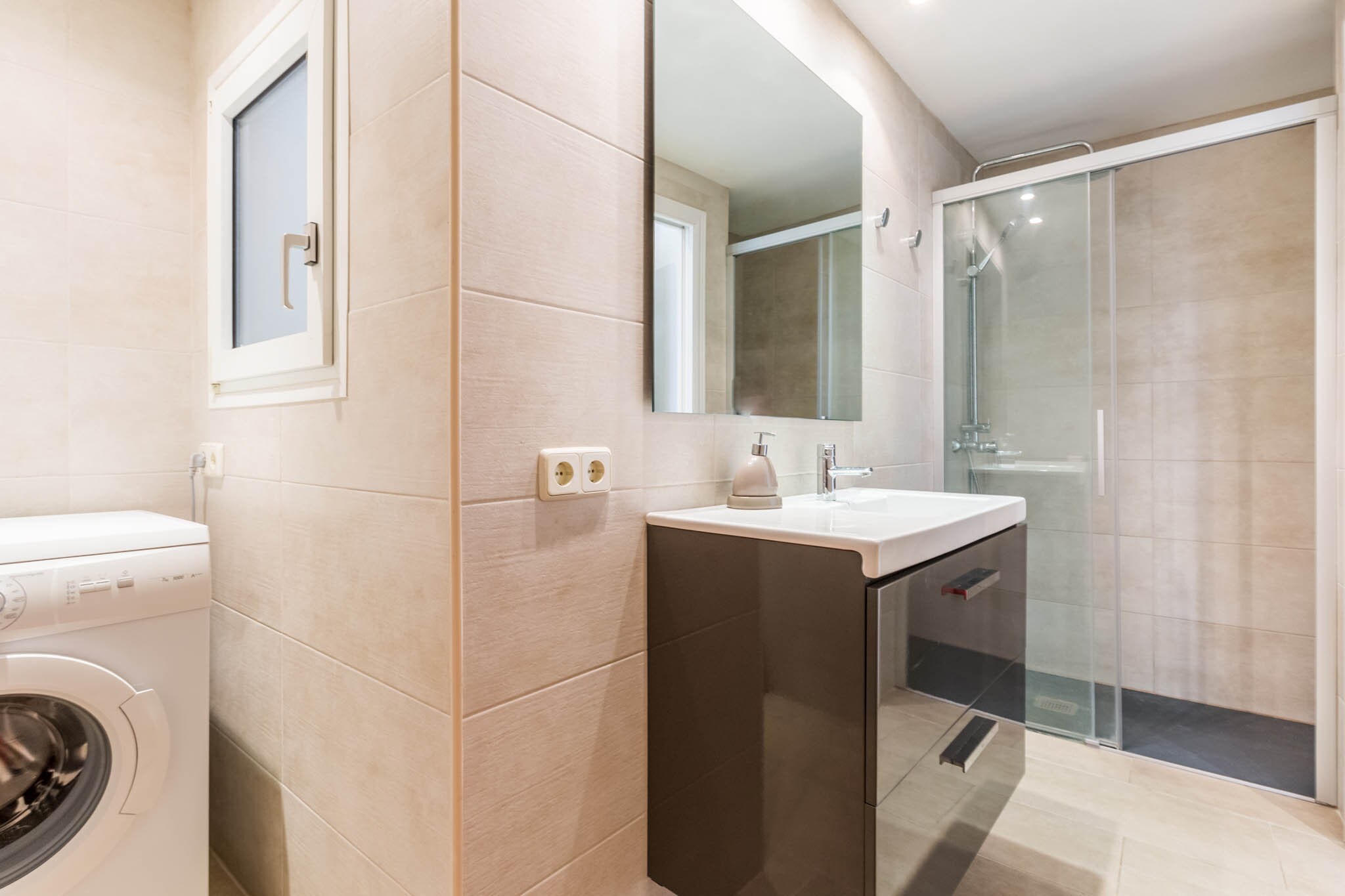 Martinez-Bathroom