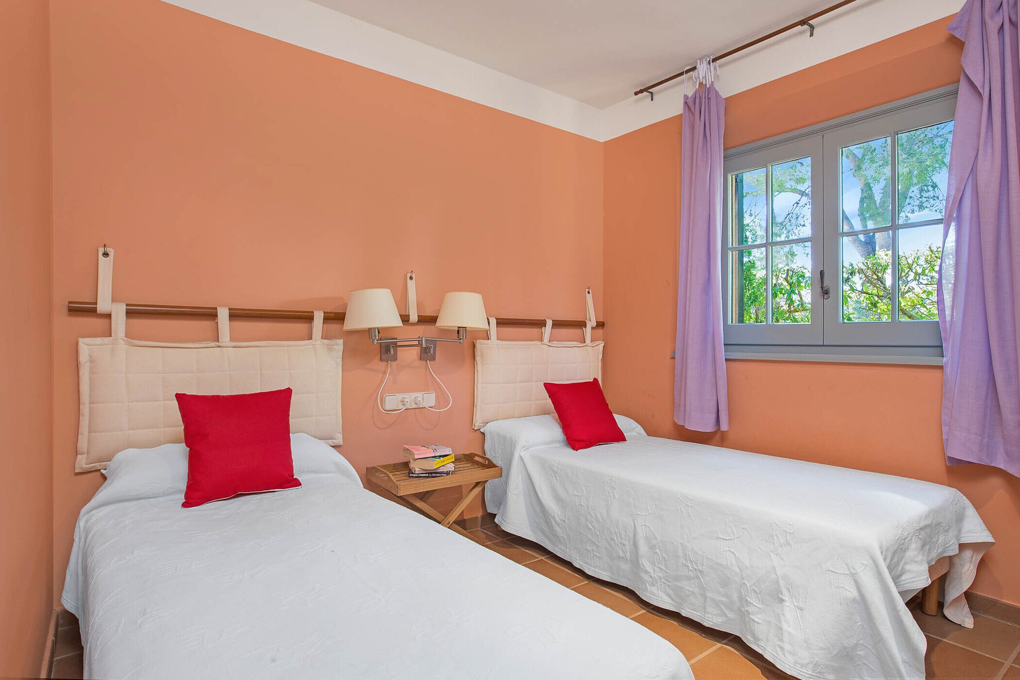 Living room(TV, dining table, fireplace, seating area), open kitchen(hob(ceramic), toaster, coffee machine, oven, microwave, dishwasher, fridge-freezer, dishes and cutlery), bedroom(double bed), bedroom(single bed(90 x 190 cm), single bed(90 x 190 cm)), bedroom(double trundle bed), Bedroom with bathroom(double bed, shower), Bedroom with bathroom(single bed(90 x 190 cm), single bed(90 x 190 cm), shower), bathroom(shower), bathroom(bath tub), garage, Internet access, Garden Furniture , tumble dryer, washing machine, balcony, terrace, garden, BBQ, parking, swimming pool(shared with other guests), iron