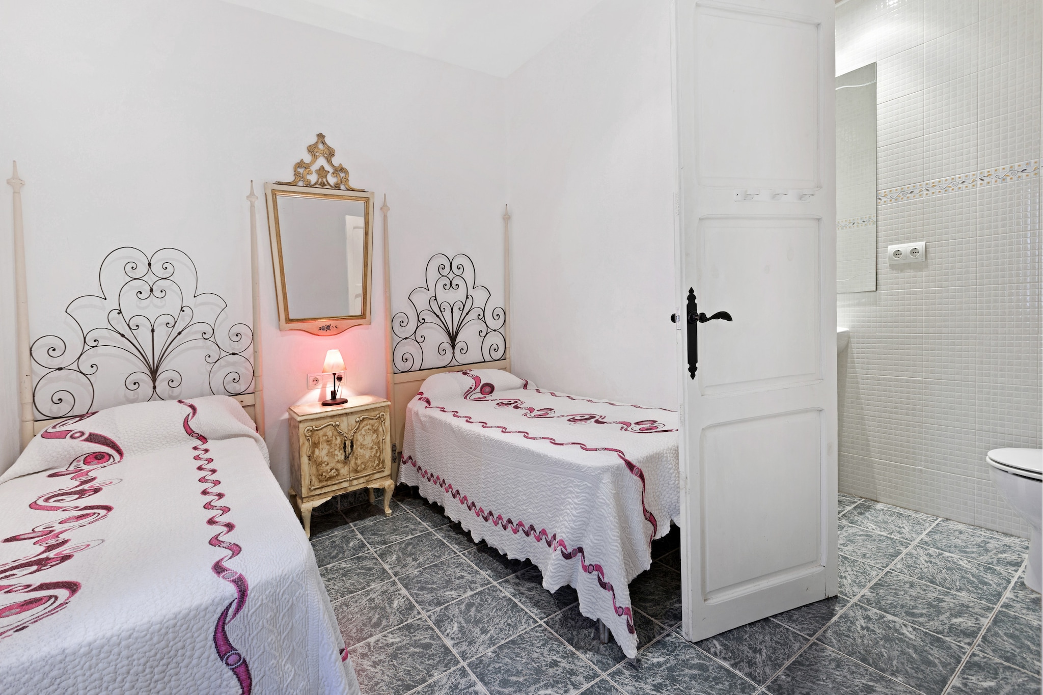 Peral-Bedroom