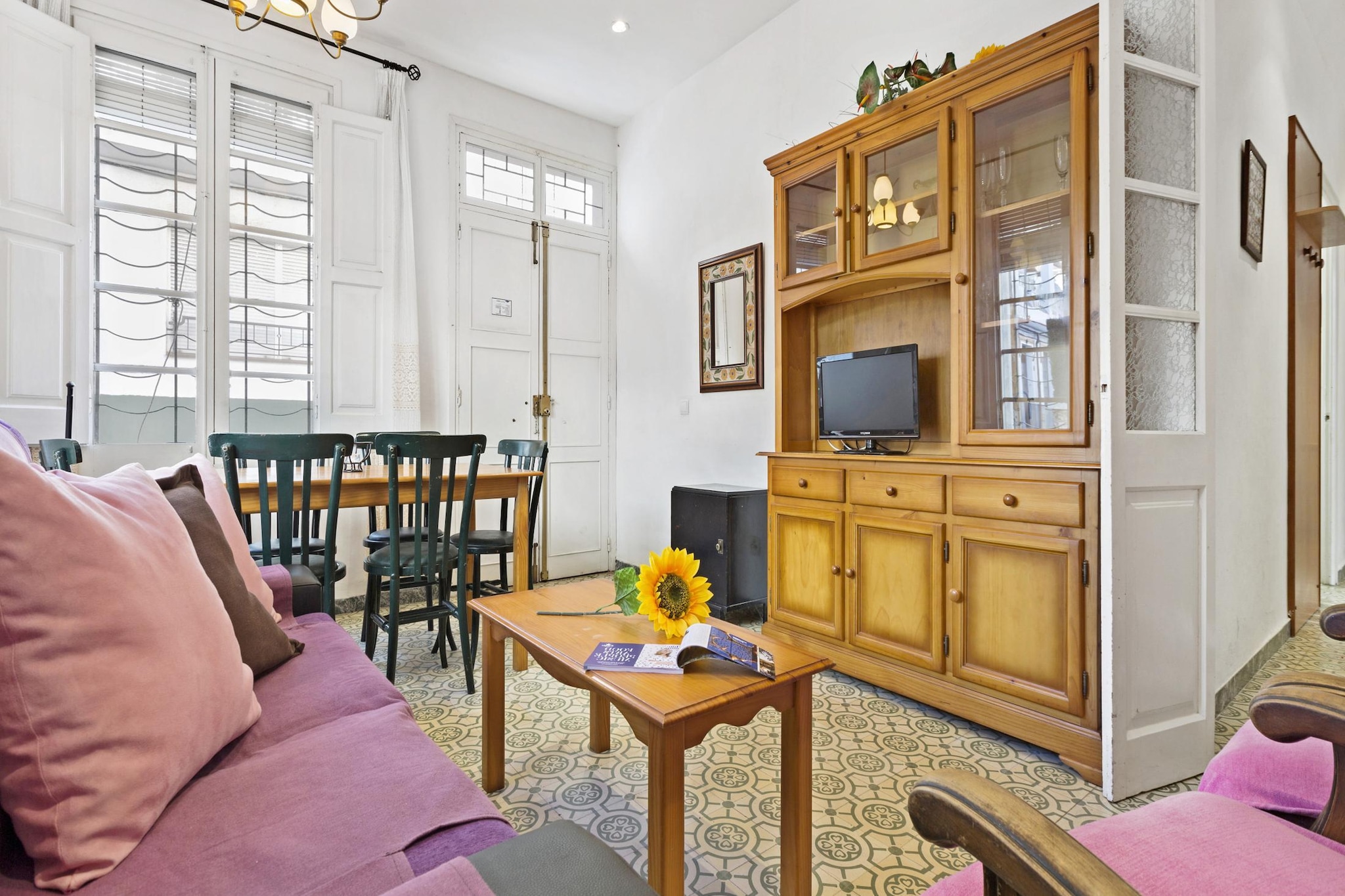 Peral-Living room