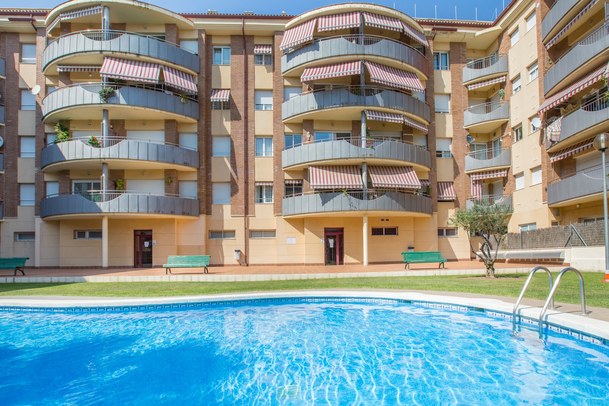 Rossi-Exterior summer