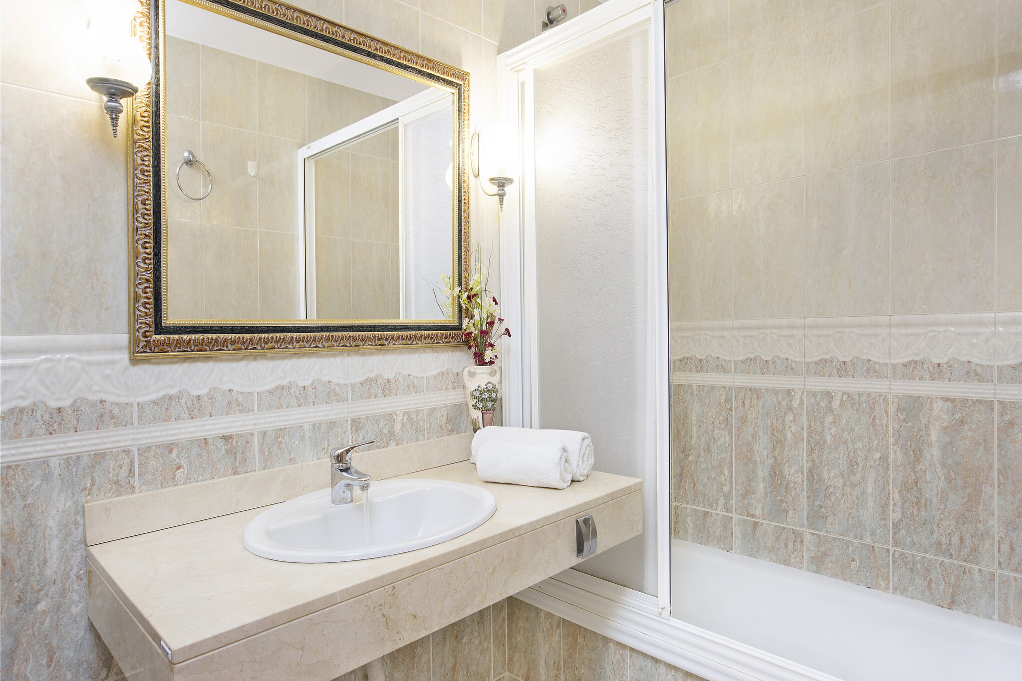 Rossi-Bathroom