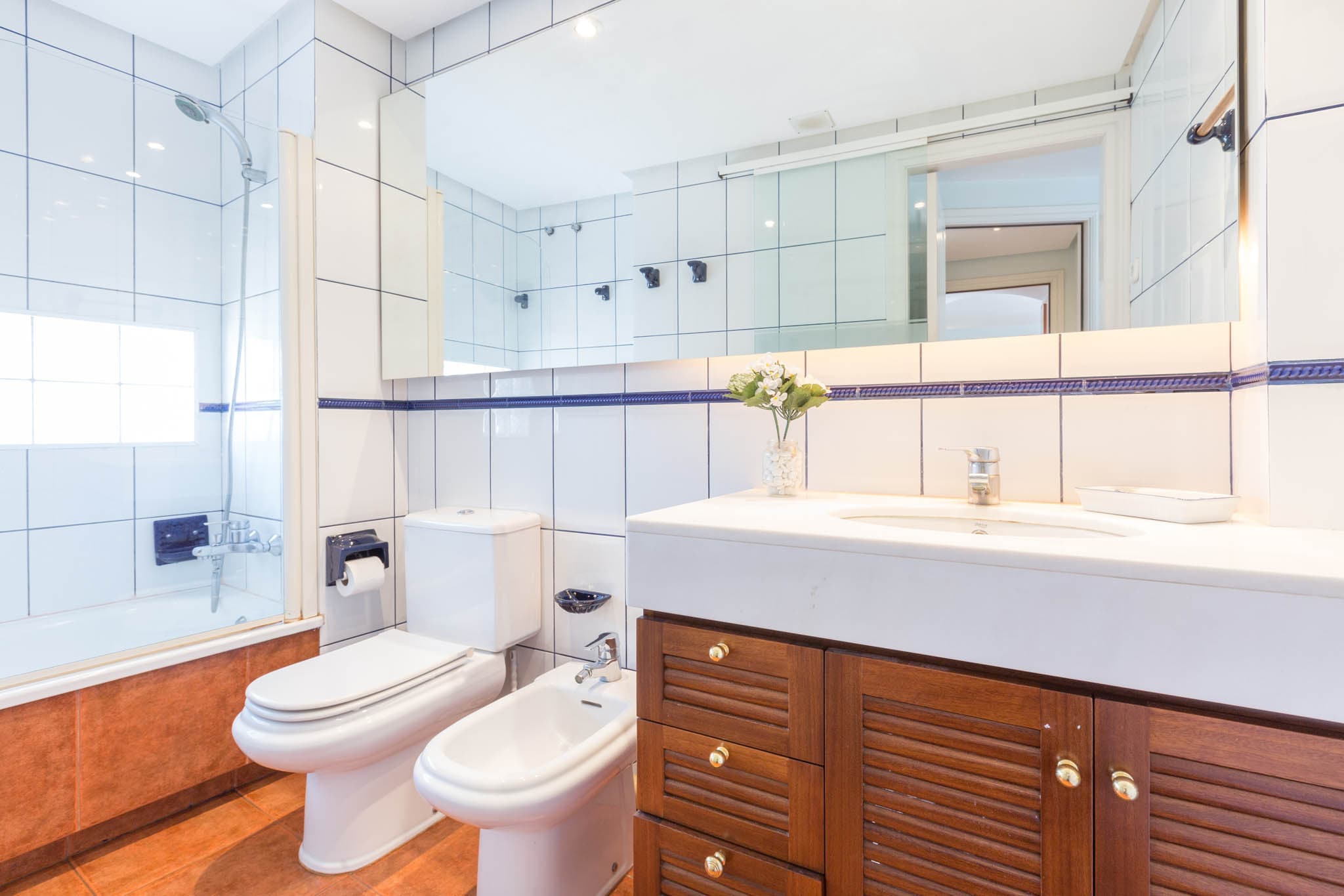 Sarrio-Bathroom