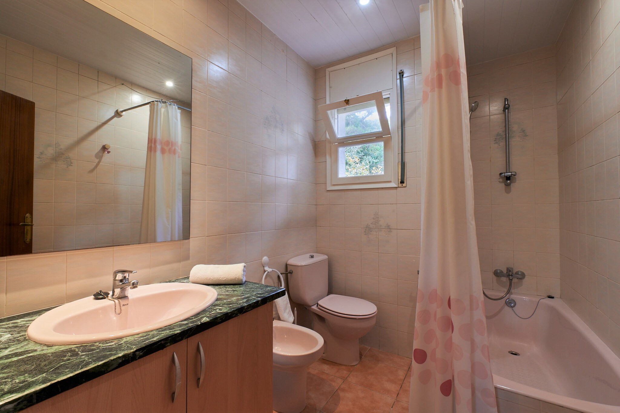 Senals-Bathroom