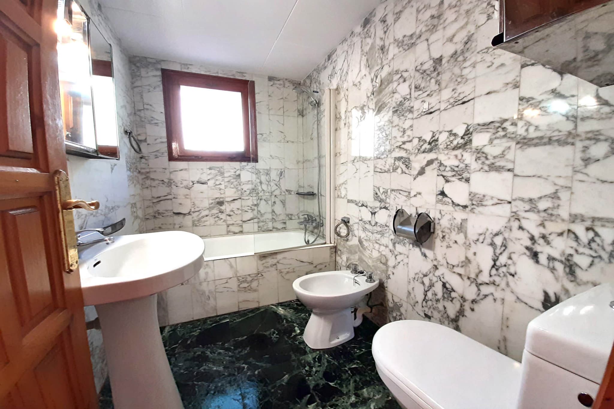 Alier-Bathroom