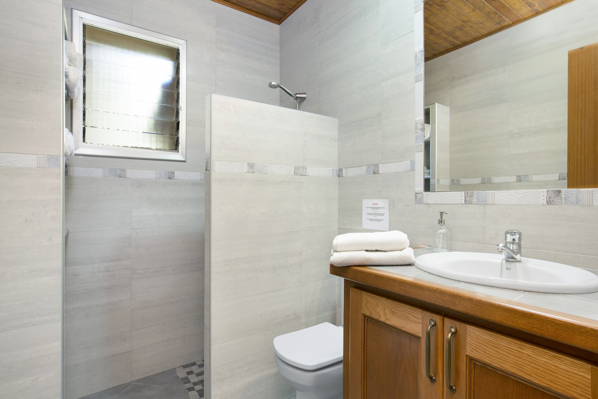 Cipresos 6pax-Bathroom