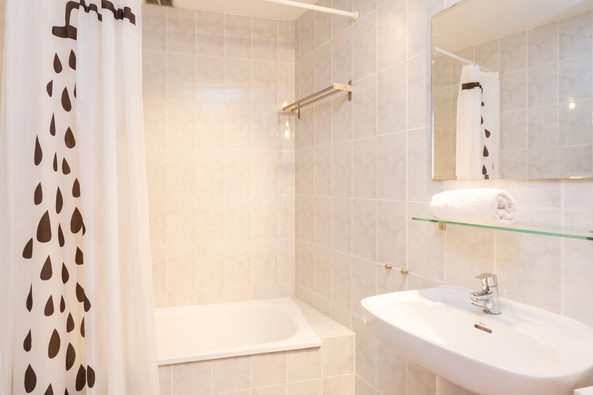 Cipresos 8pax-Badkamer