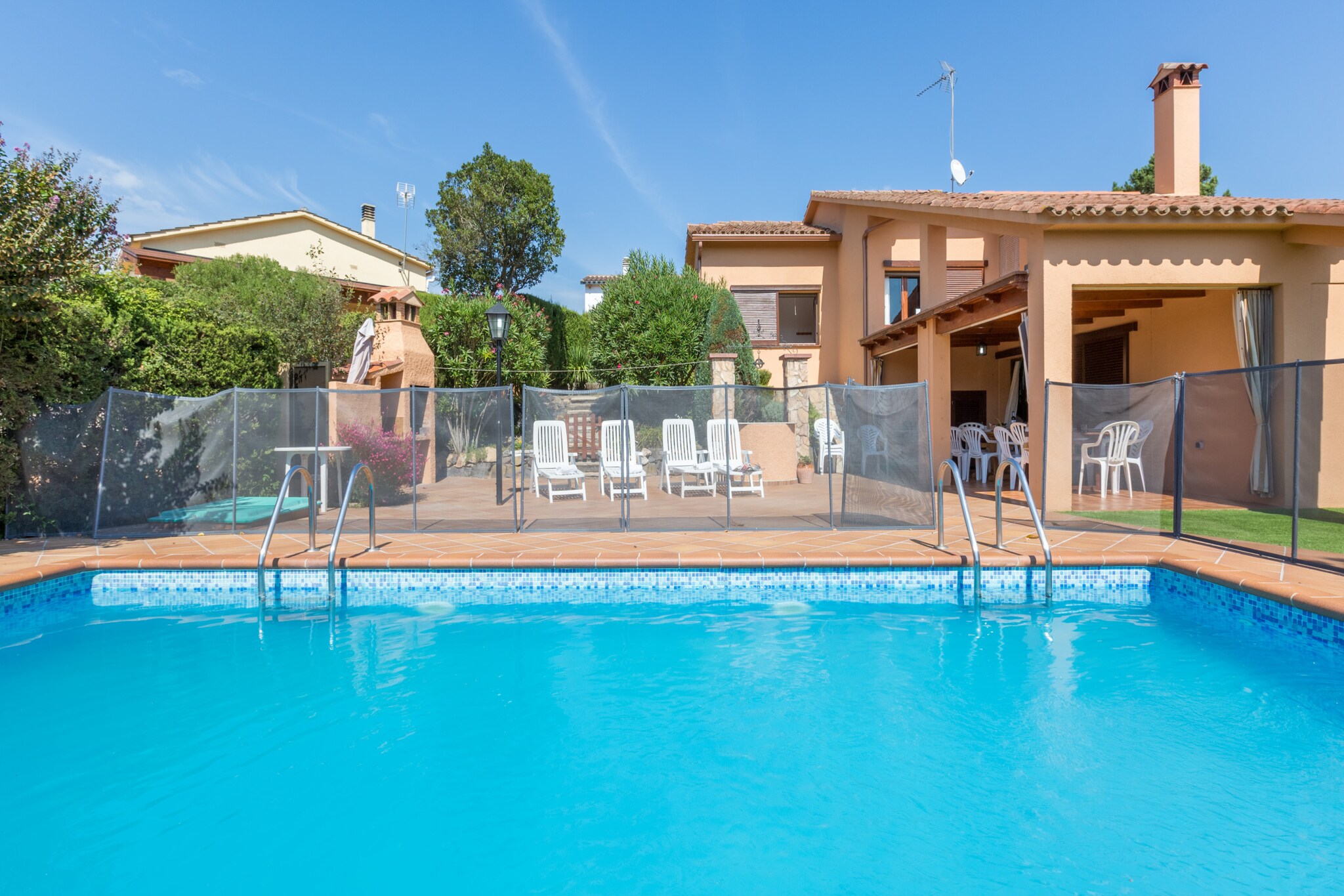 Cipresos 10pax-Pool