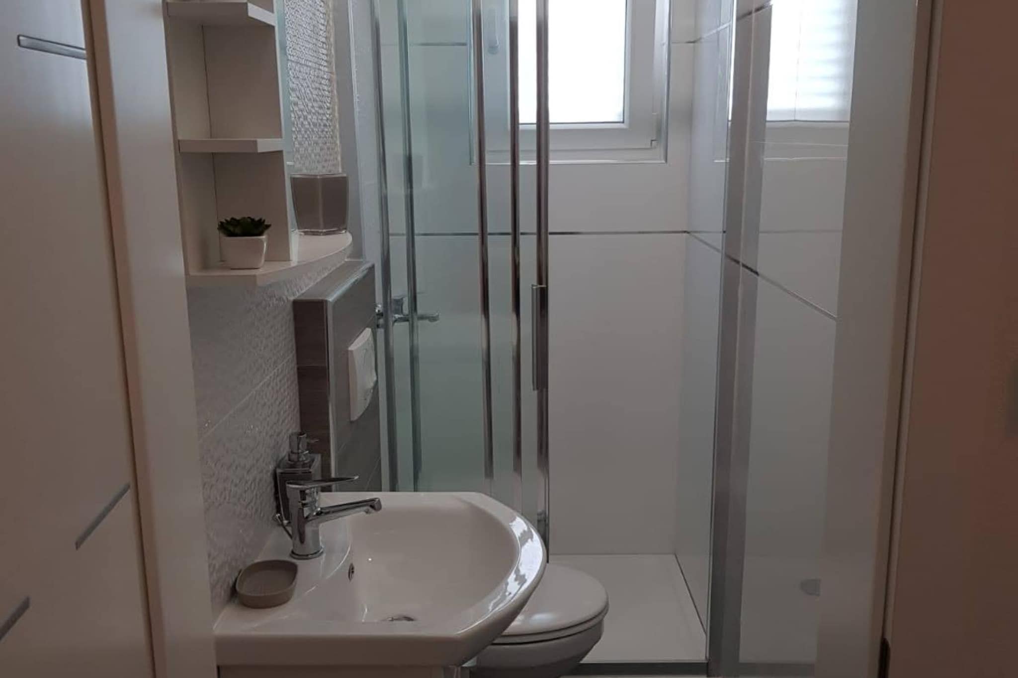 Two-Bedroom Apartment With Sea View-Bathroom