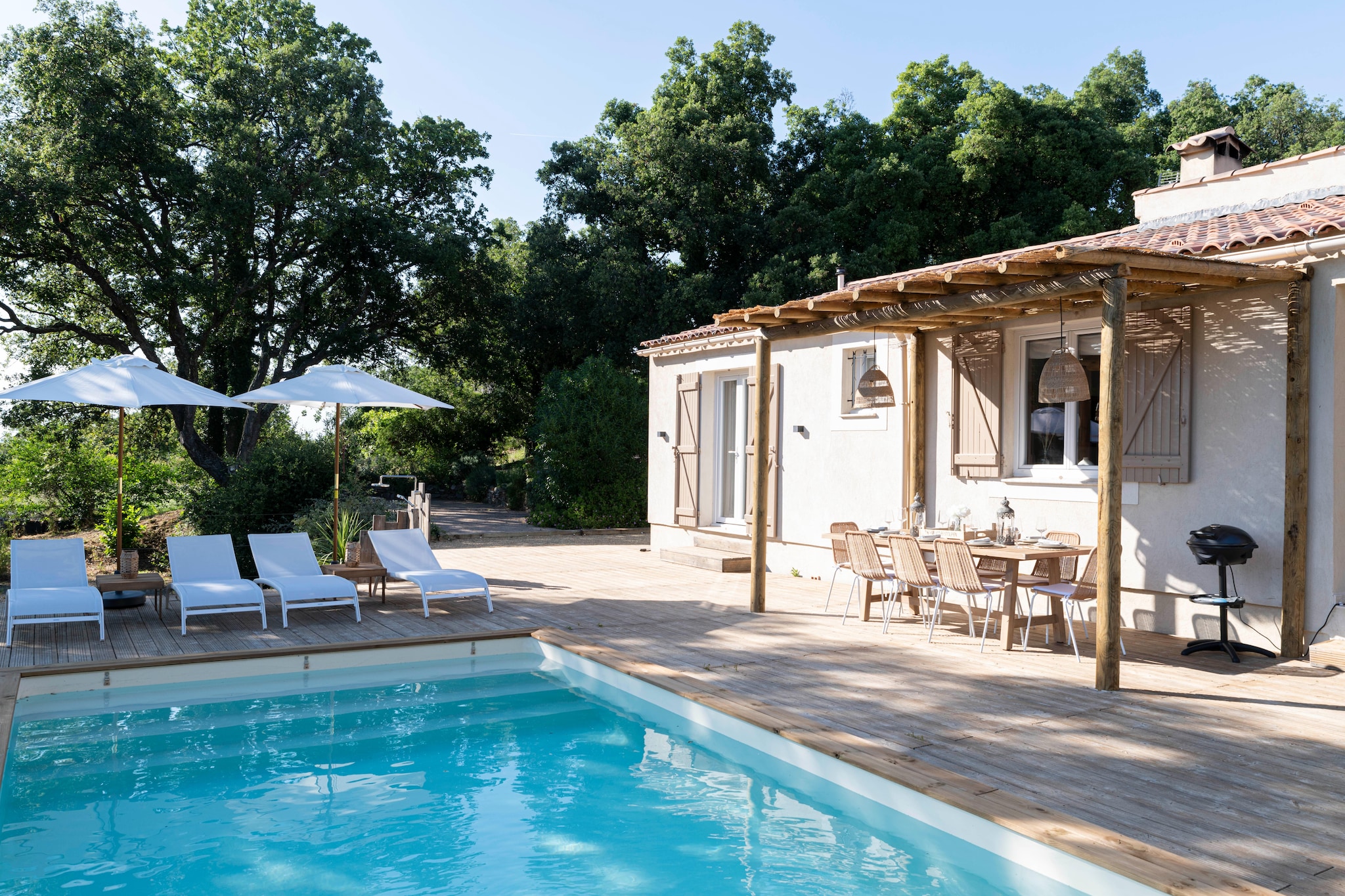 Charming holiday home with private garden