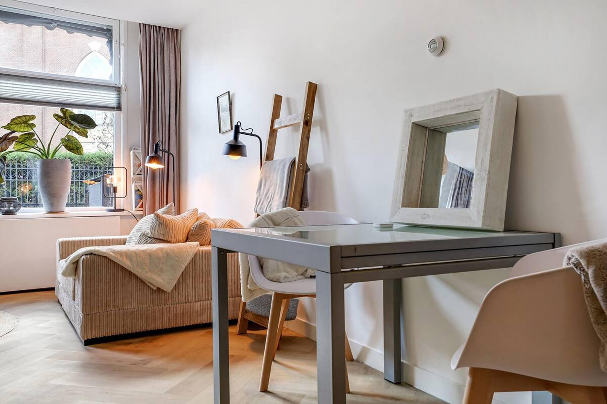Knus appartement in hartje Sneek-Salon