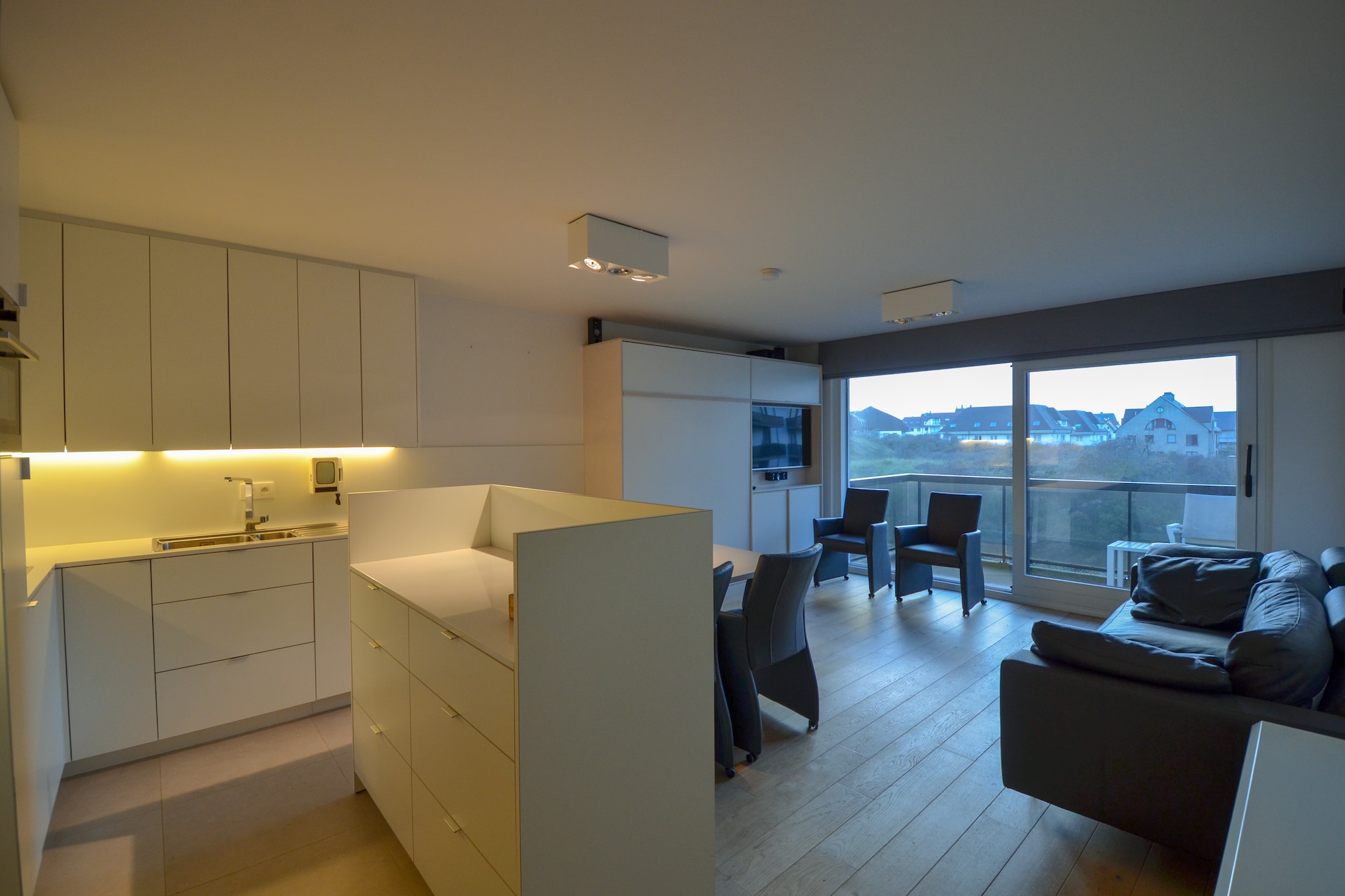 On the 2nd floor: (Kitchen(coffee machine, combination microwave, dishwasher, washbasin), Living/bed room(double fold-away bed, TV(flatscreen, digital), dining table, seating area), sleeping niche(bunk bed), bathroom(shower, washbasin), toilet(toilet))\n\nDVD player, Blu-ray player, heating(electric), terrace, lift