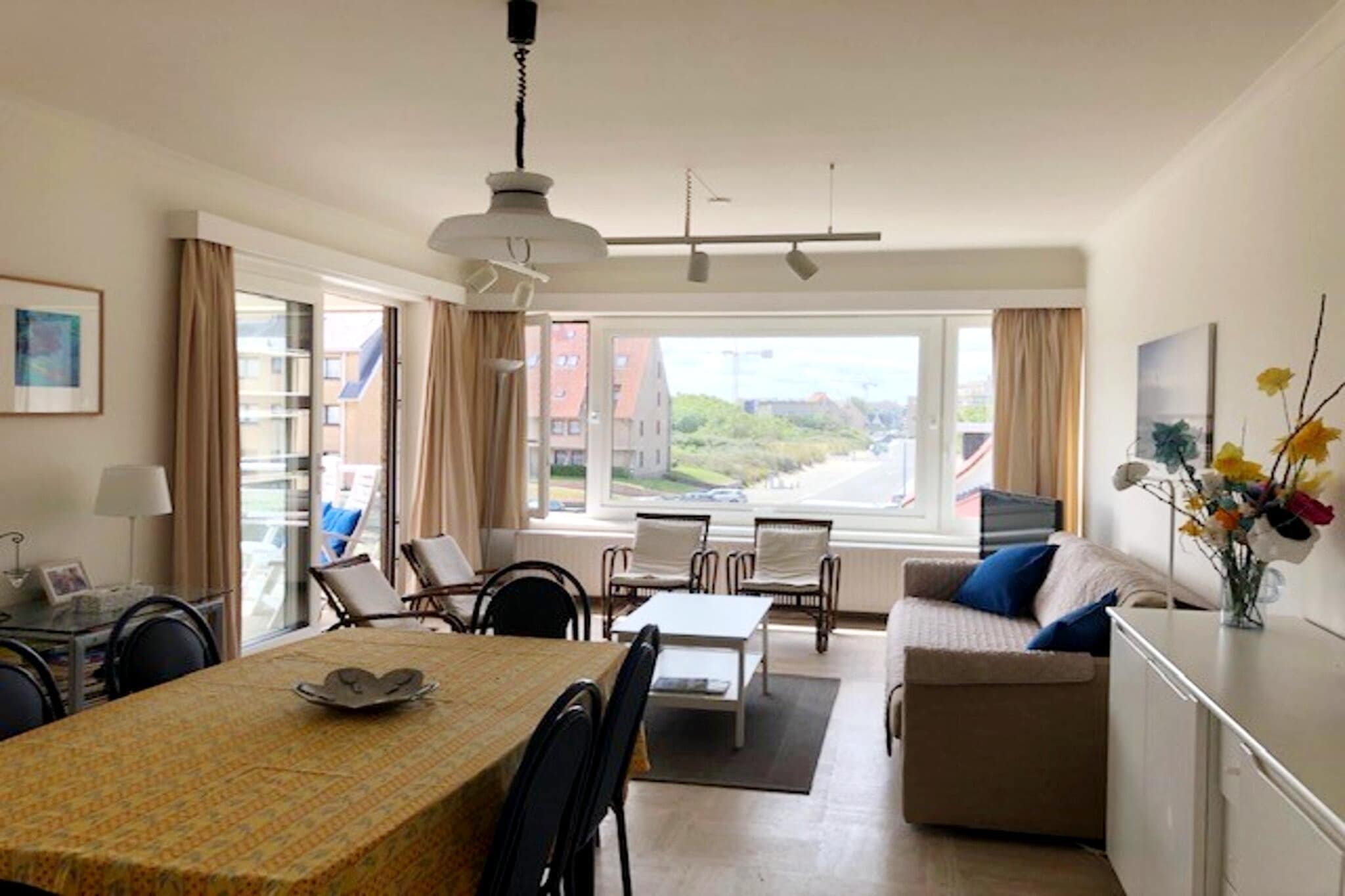 Kennedy C2-Living room
