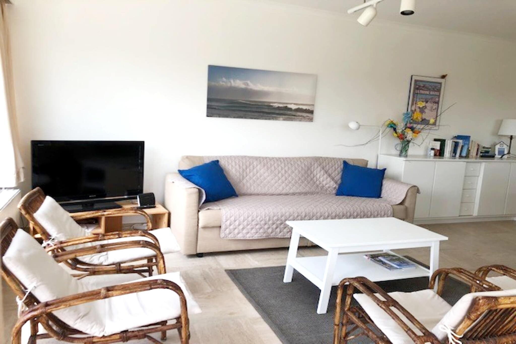 Kennedy C2-Living room