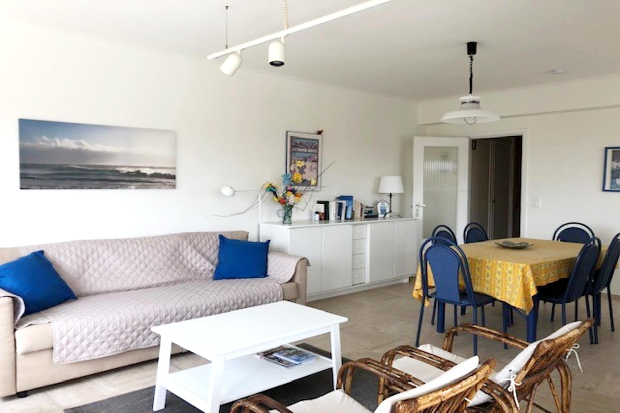 Kennedy C2-Living room