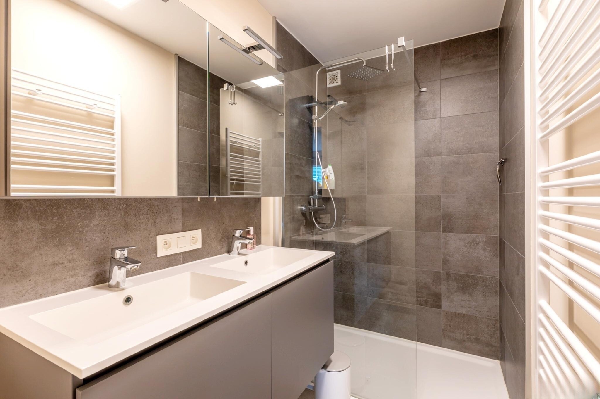 Le Roulis 0501-Badkamer