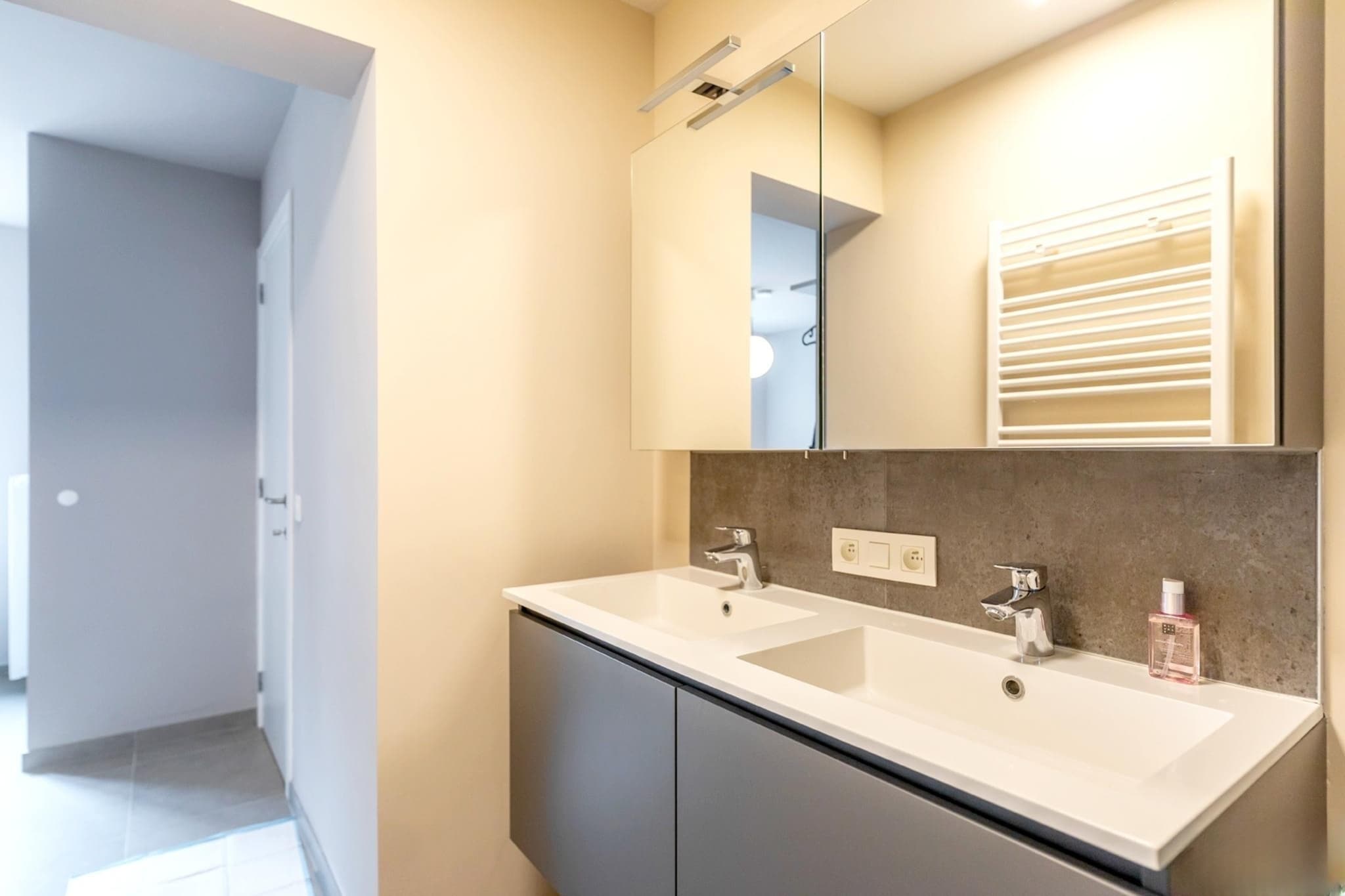 Le Roulis 0501-Badkamer