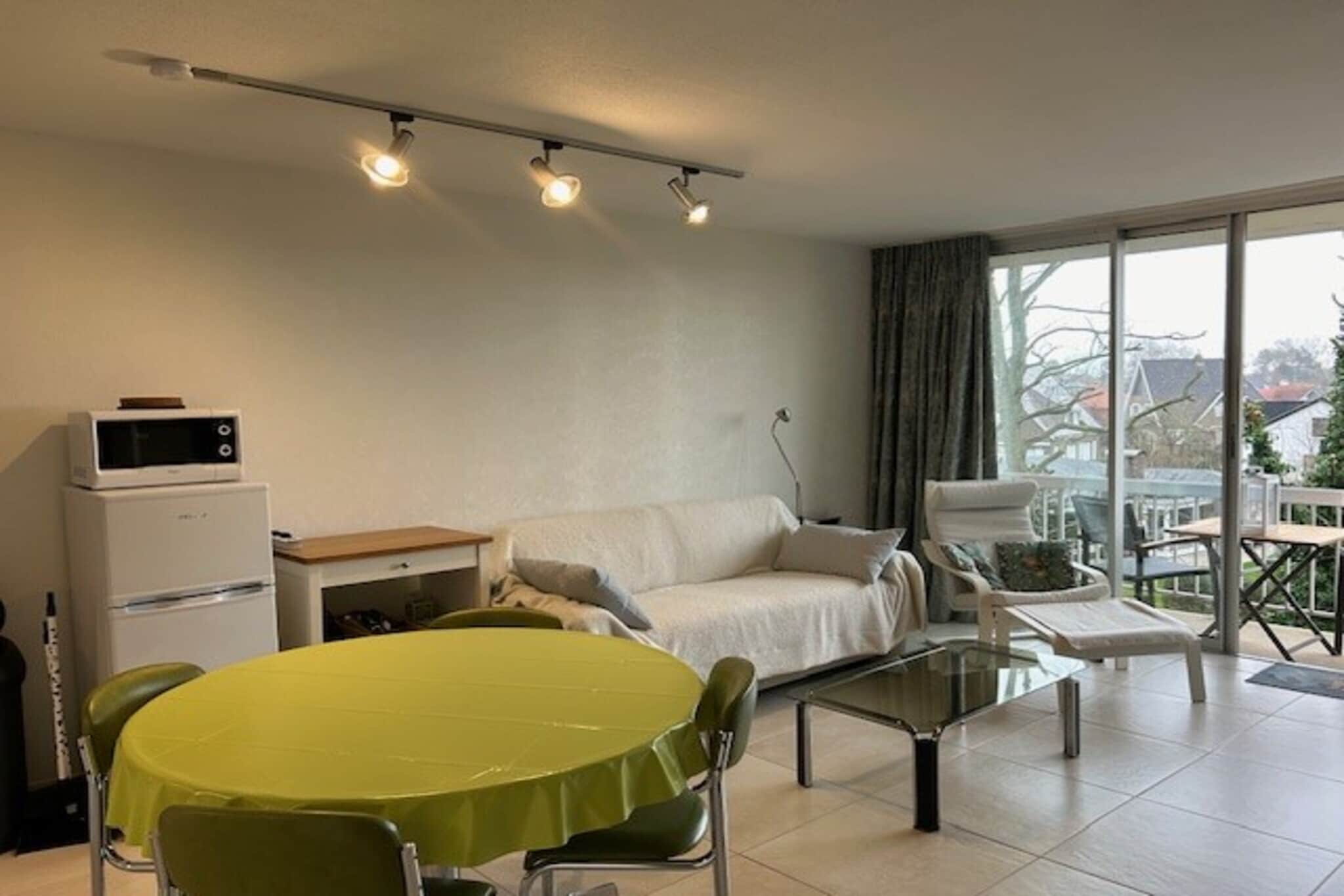Malgré Tout 0207-Living room
