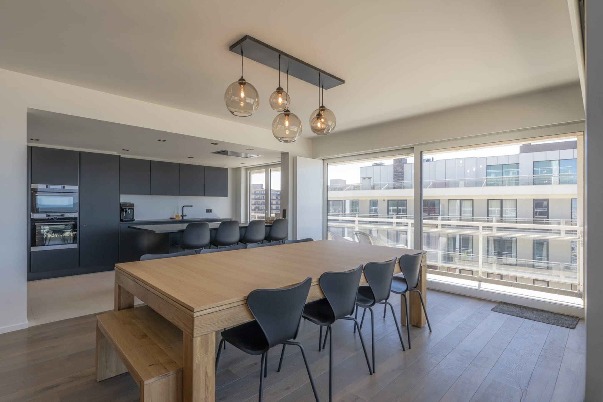 This spacious apartment offers a delightful retreat in De Panne, complete with access to a sauna. This beachfront property provides both WiFi and free private parking for your convenience.
Enjoy breathtaking sea views from the terrace, perfect for relaxation or enjoying meals outdoors. The living area is bright and airy, featuring a flat-screen TV for entertainment. The fully equipped kitchen includes a fridge and dishwasher, making meal preparation easy and convenient. With three modern bathrooms featuring showers, this accommodation can comfortably cater to larger groups. Towels and bed linen are provided for your convenience.
Nearby attractions include Baldus Beach, just 2.2 km away, and Perroquet Beach, located 2.8 km from the property. For those traveling by air, Ostend-Bruges International Airport is only 35 km away. Experience a memorable seaside getaway in this comfortable and well-appointed apartment!
The consumption of electricity, heating, hot water (for houses: cold water) is not included and will be deducted from the deposit you paid. Please note that consumption is higher during the winter months.
(The maximum rates that can be charged for water, electricity, and gas consumption are: €7.25/m³ water – €0.64/kWh electricity (day) – €0.44/kWh electricity (night) – €1.46/m³ gas)