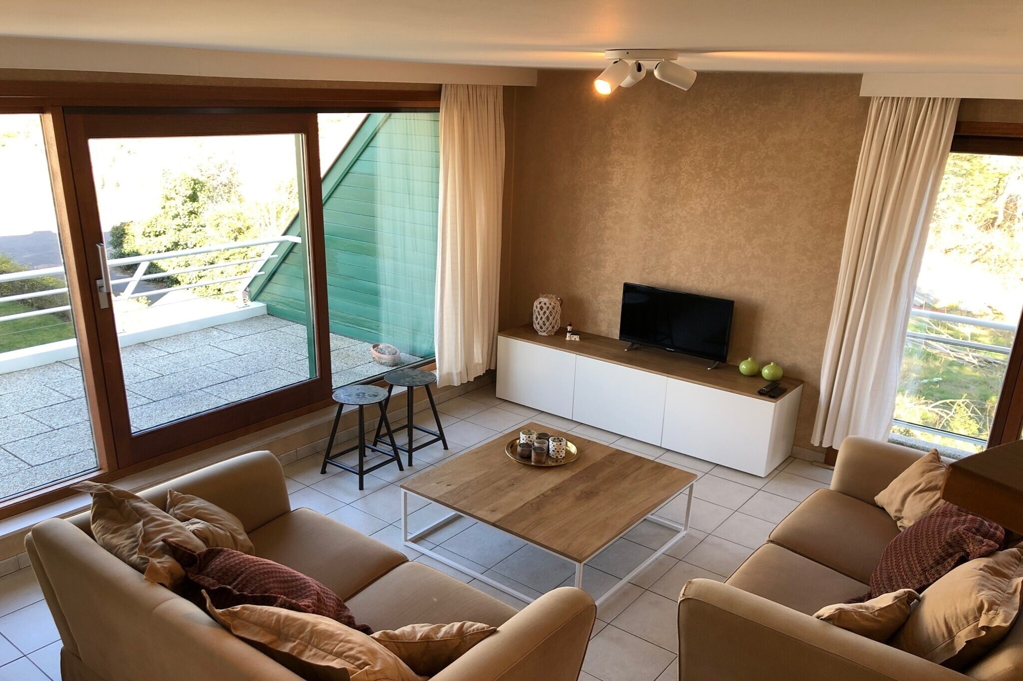 Peppino 0202-Living room