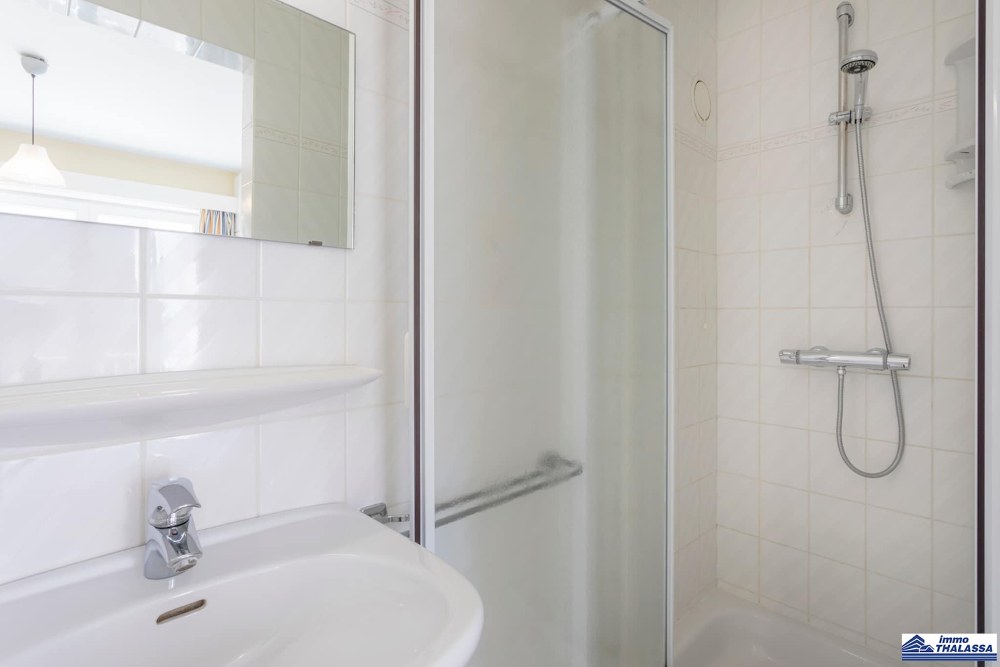Quo Vadis 0501 + garage 83-Badezimmer