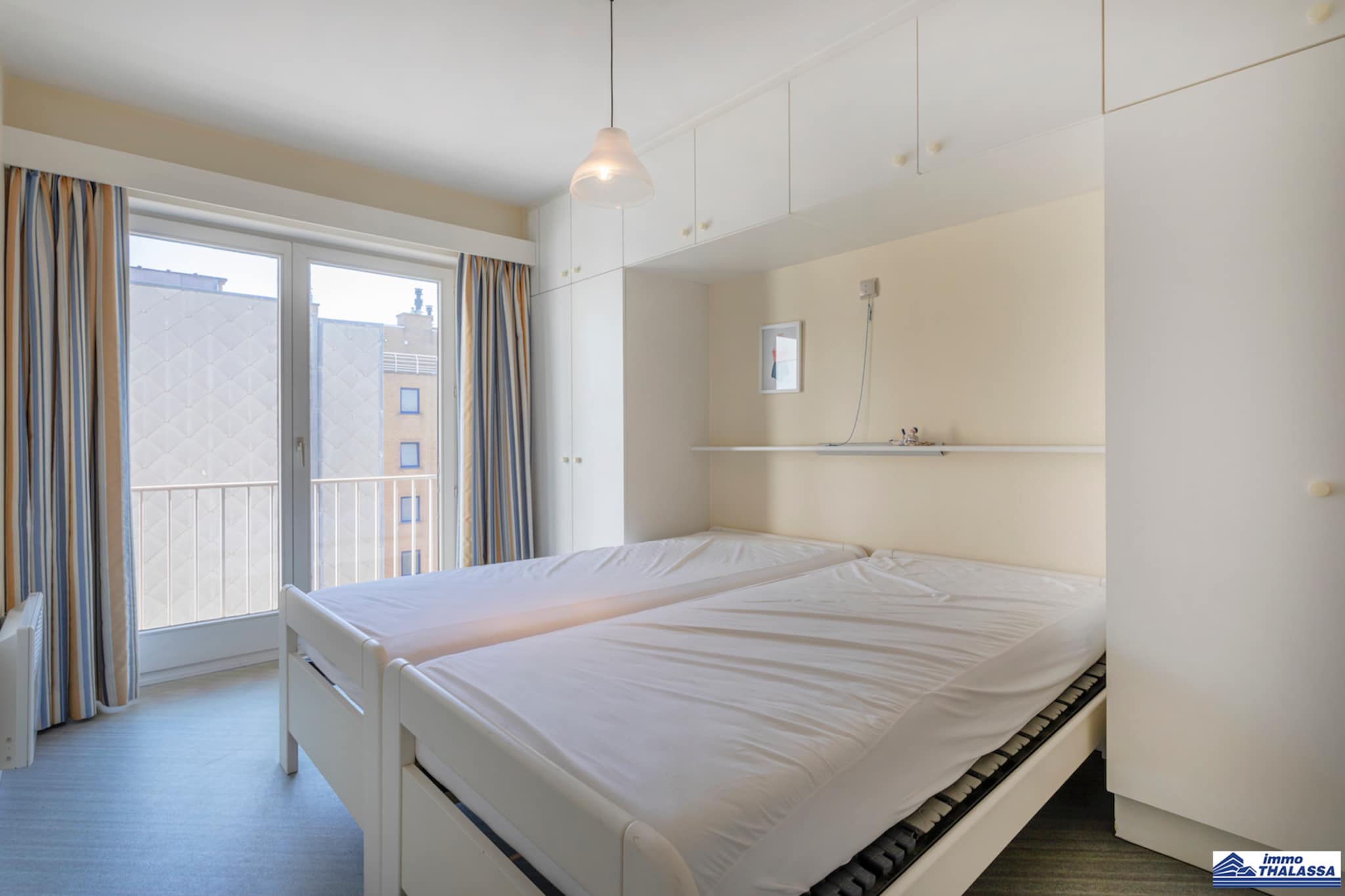 Quo Vadis 0501 + garage 83-Schlafzimmer