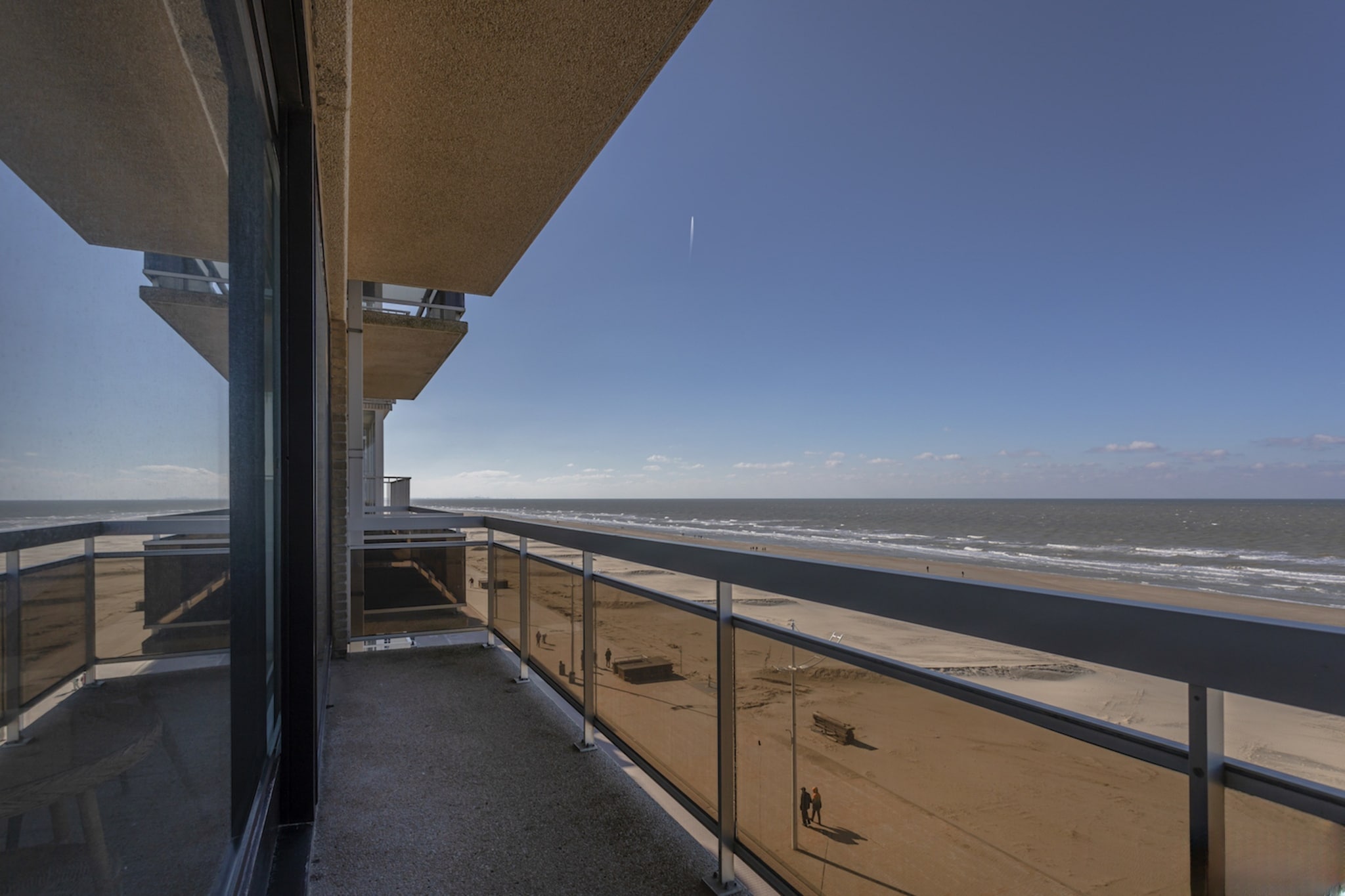 Quo Vadis 0501 + garage 83-Aussicht Sommer