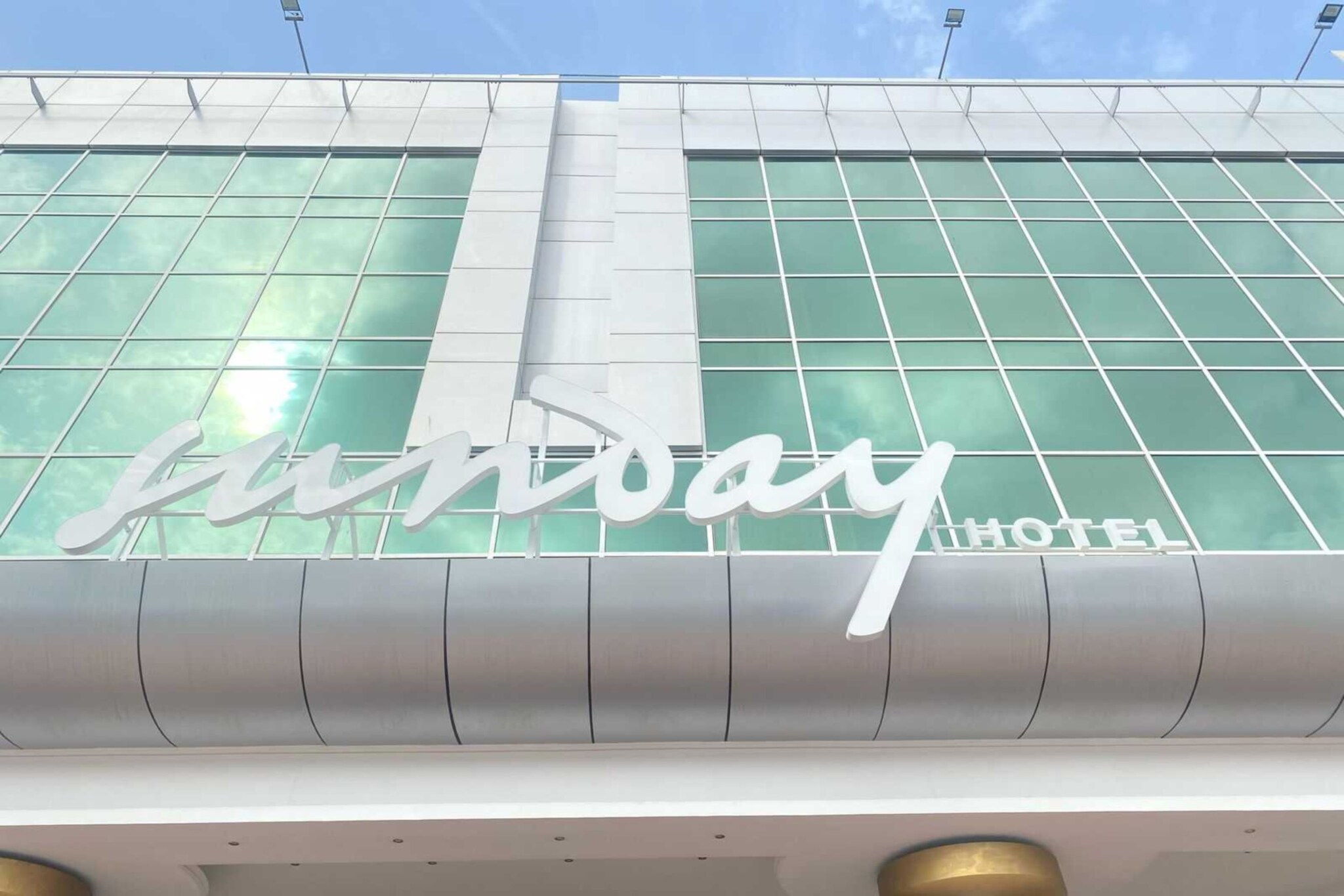 Ground floor: (bedroom(double king size bed, TV, dining table, seating area, air conditioning, telephone), bathroom(shower, toilet, bidet, Towels incl., shampoo, body soap))