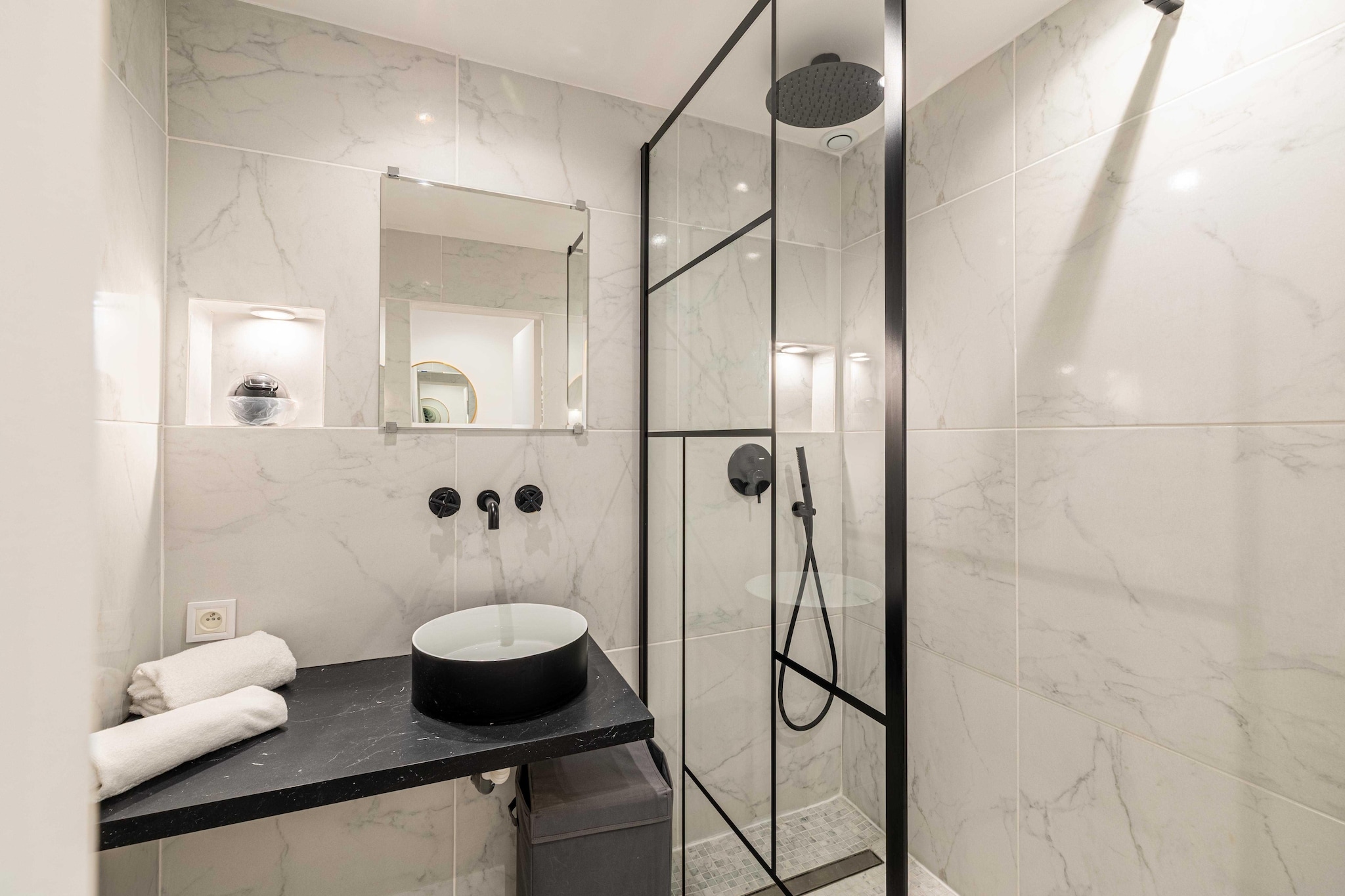 IC-2-STRASBOURG-Bathroom