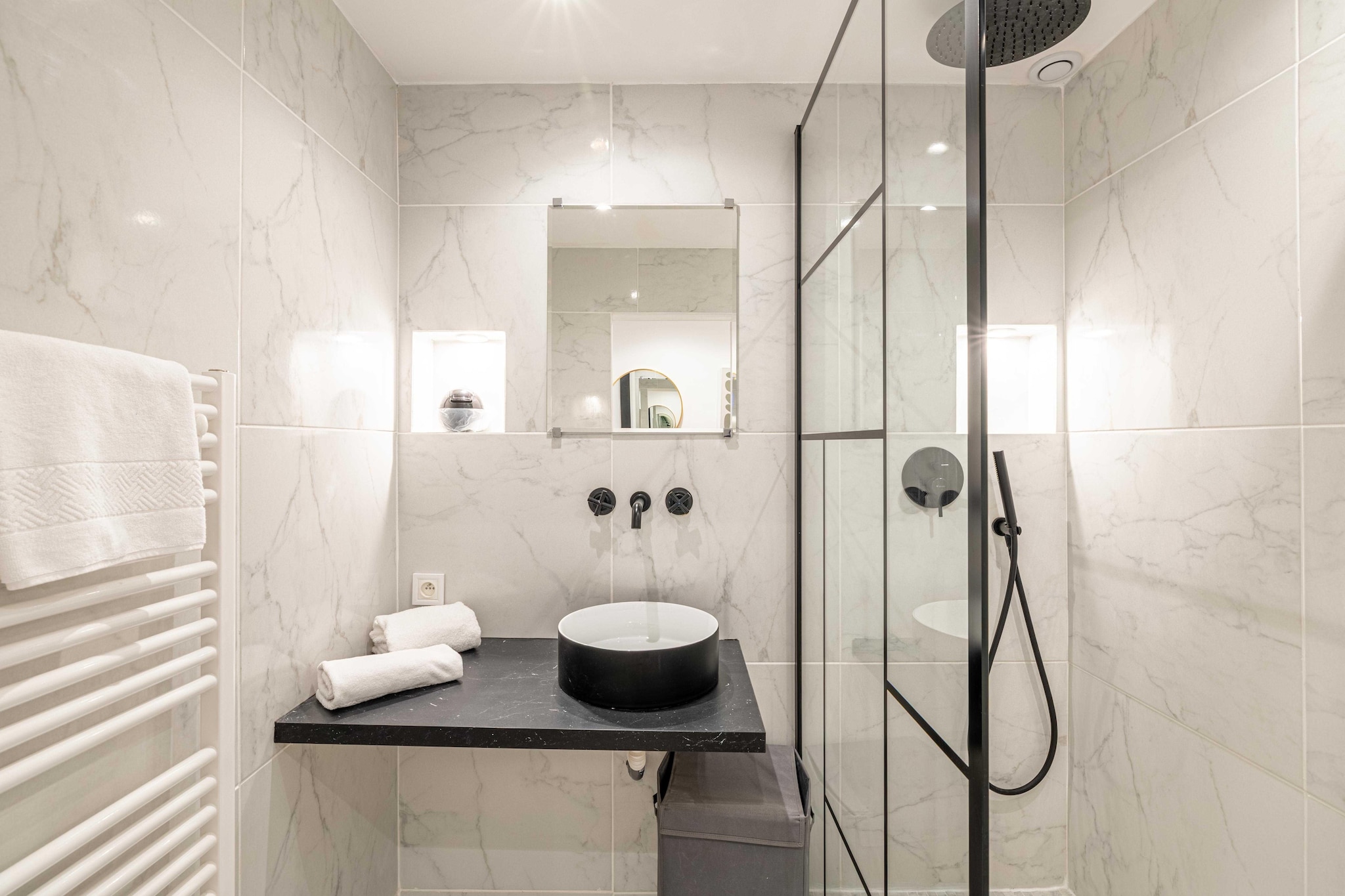 IC-2-STRASBOURG-Bathroom