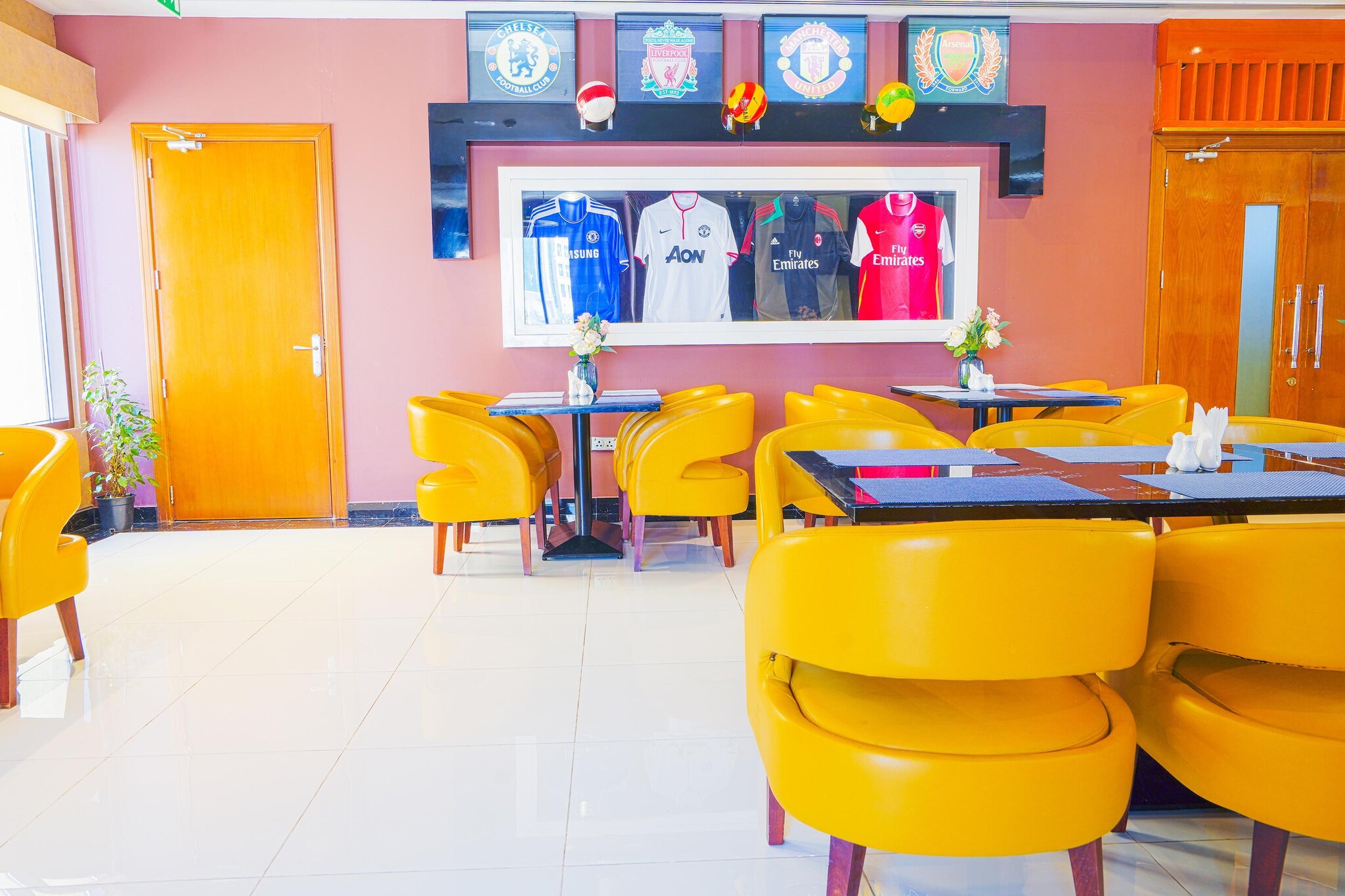 Royal reflections king stay