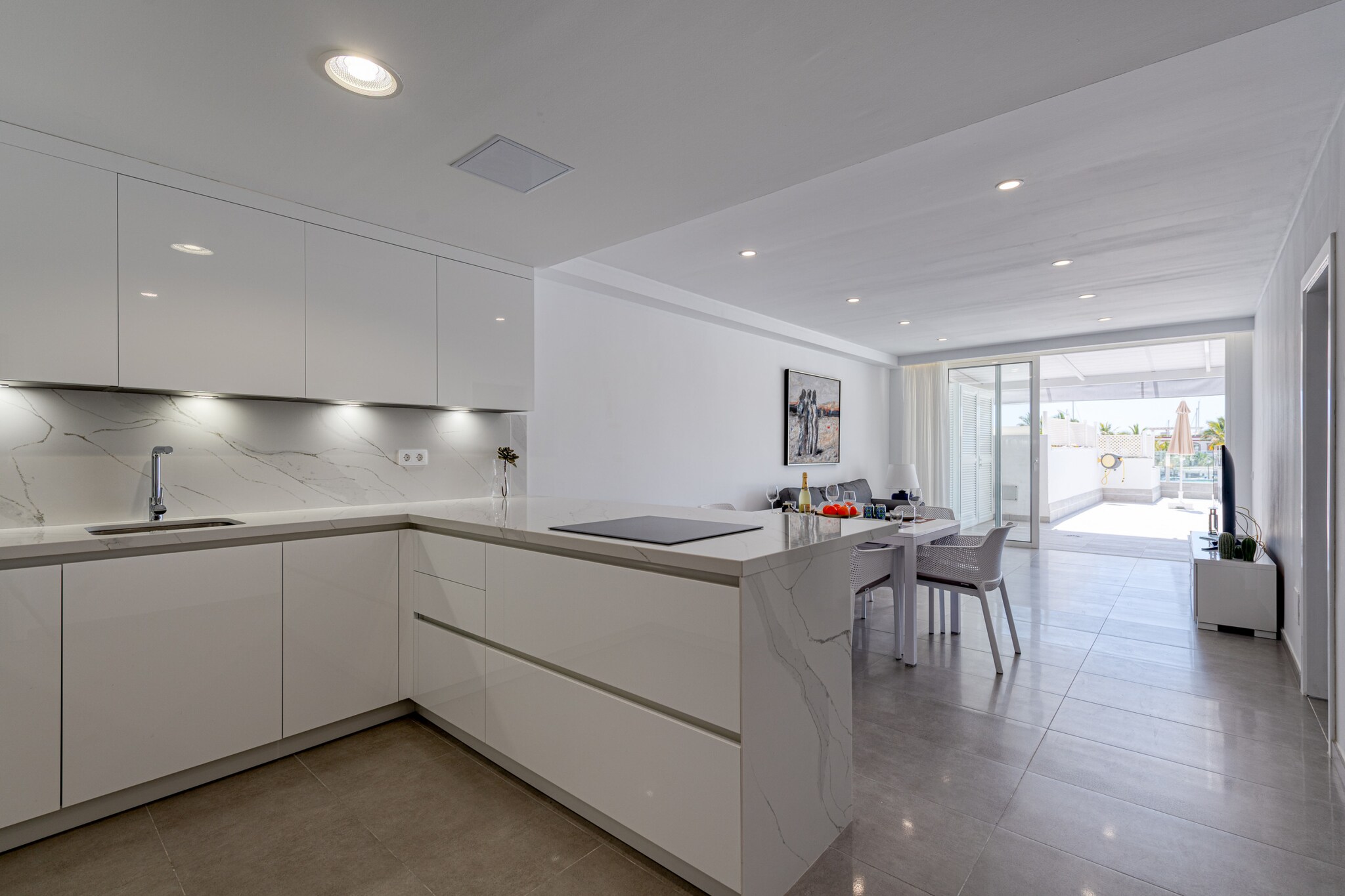 Kitchen(electric kettle, coffee machine, oven, microwave, dishwasher, fridge, freezer, Juicer, dishes and cutlery), Living/diningroom(TV, dining table, seating area), bedroom(single bed, single bed), Bedroom with bathroom(double bed, shower), bathroom(bath tub), Internet access, cot, washing machine, terrace, garden(fenced), garden, sun loungers, sun loungers, sun loungers, sun loungers, parking, high chair, iron, hairdryer