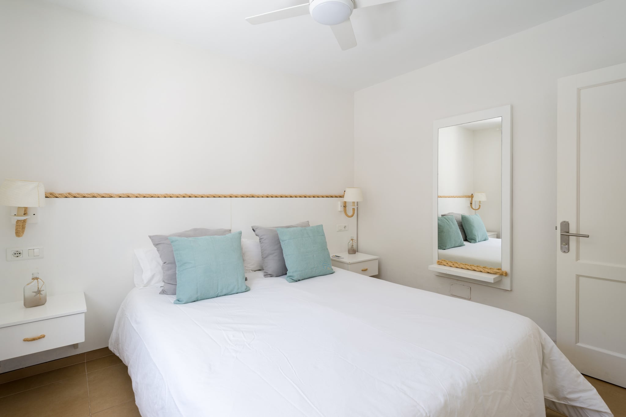 Fan, Kitchen(electric kettle, toaster, coffee machine, oven, microwave, dishwasher, fridge, freezer, dishes and cutlery), Living/diningroom(double sofa bed, TV(satellite), dining table, seating area), bedroom(double bed, TV(satellite)), bathroom(shower), Internet access, Garden Furniture , washing machine, air conditioning, terrace, garden, BBQ, parking, swimming pool(shared with other guests), tennis court, iron, hairdryer