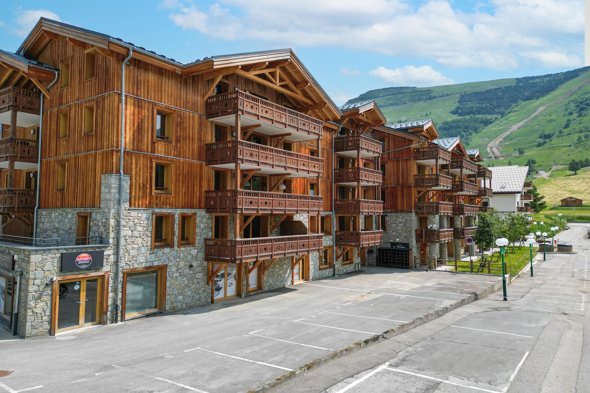 LES DEUX ALPES Neige et Soleil -A48S-Buitenkant zomer