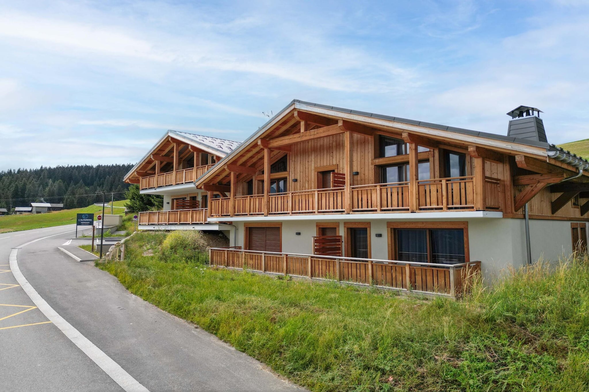 LES SAISIES L’Altaréna-A48P-Buitenkant zomer