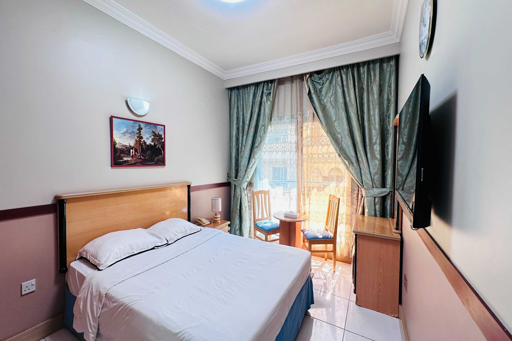 San Marino King, Dubai Stay