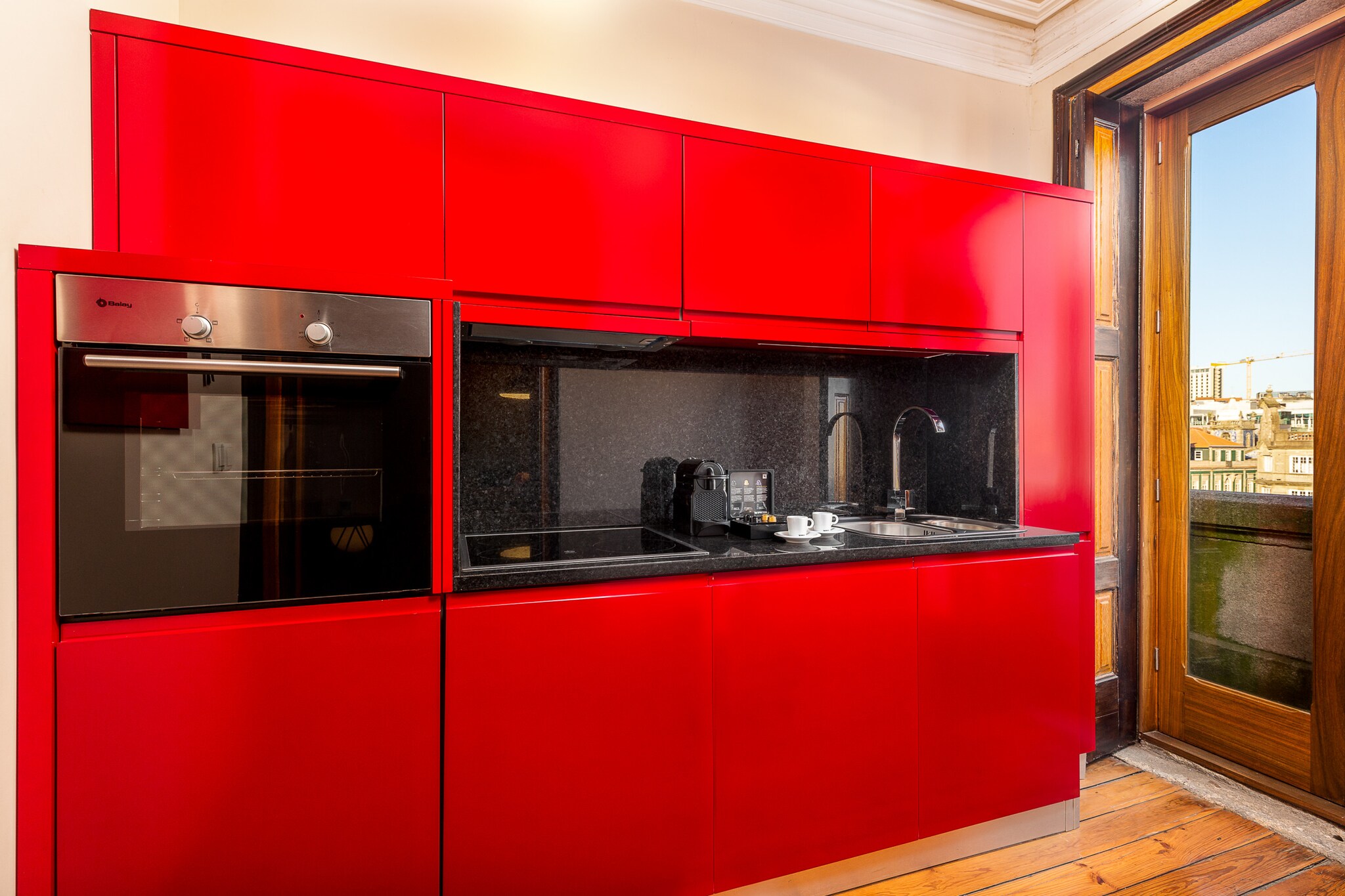 Central Porto Stay with Balcony