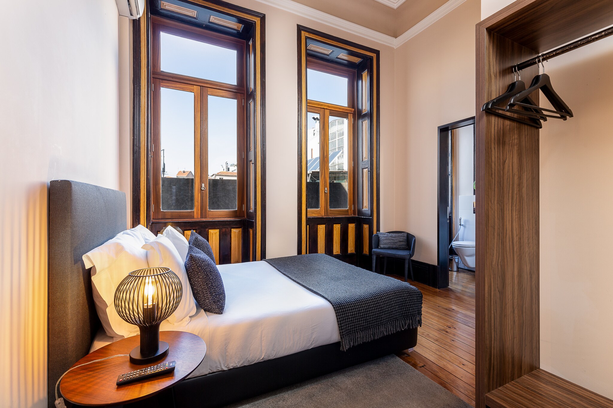 Chic Porto Escape â€“ Spacious & Central