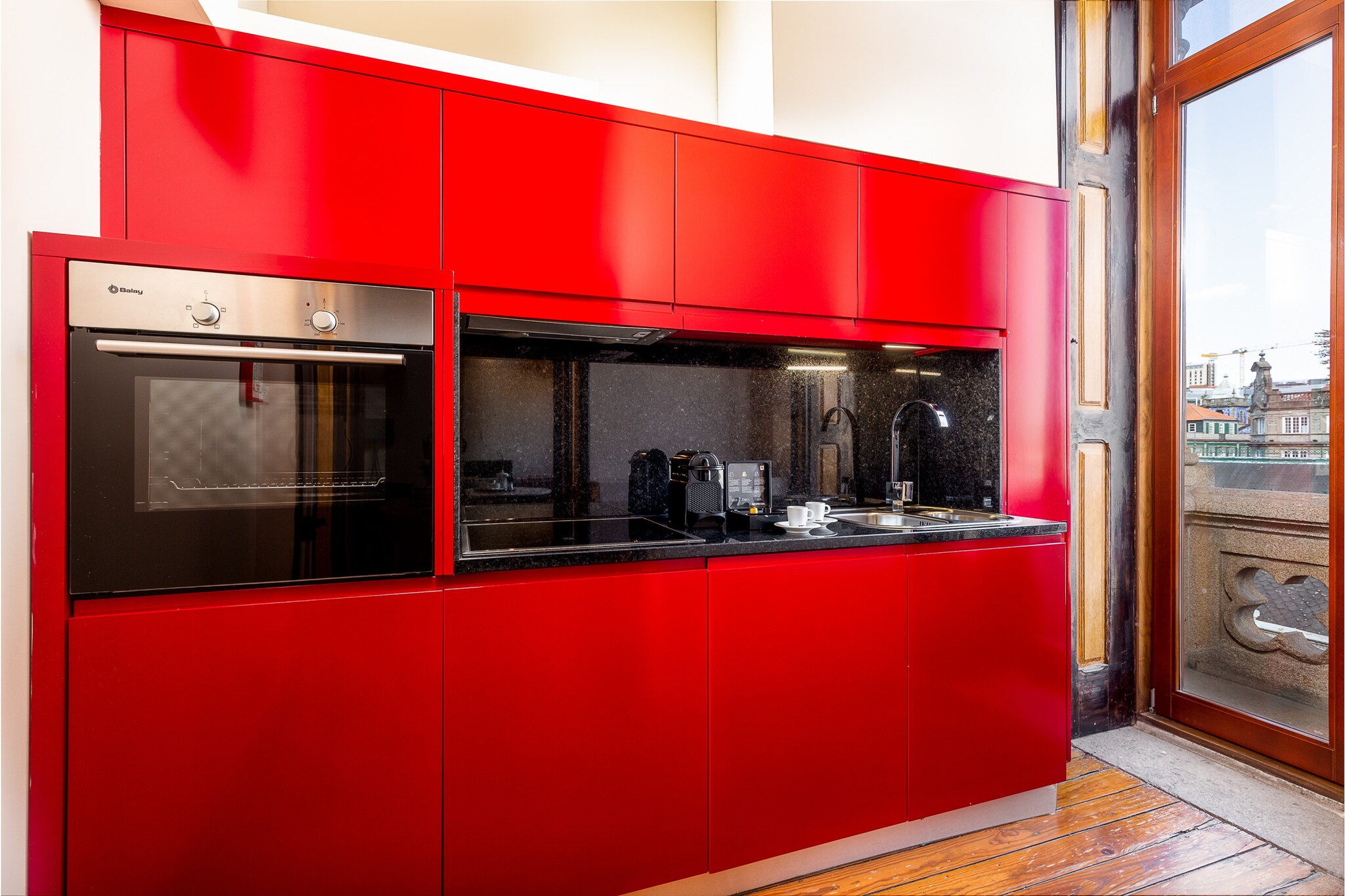 Charming Apartment in Porto's Heart