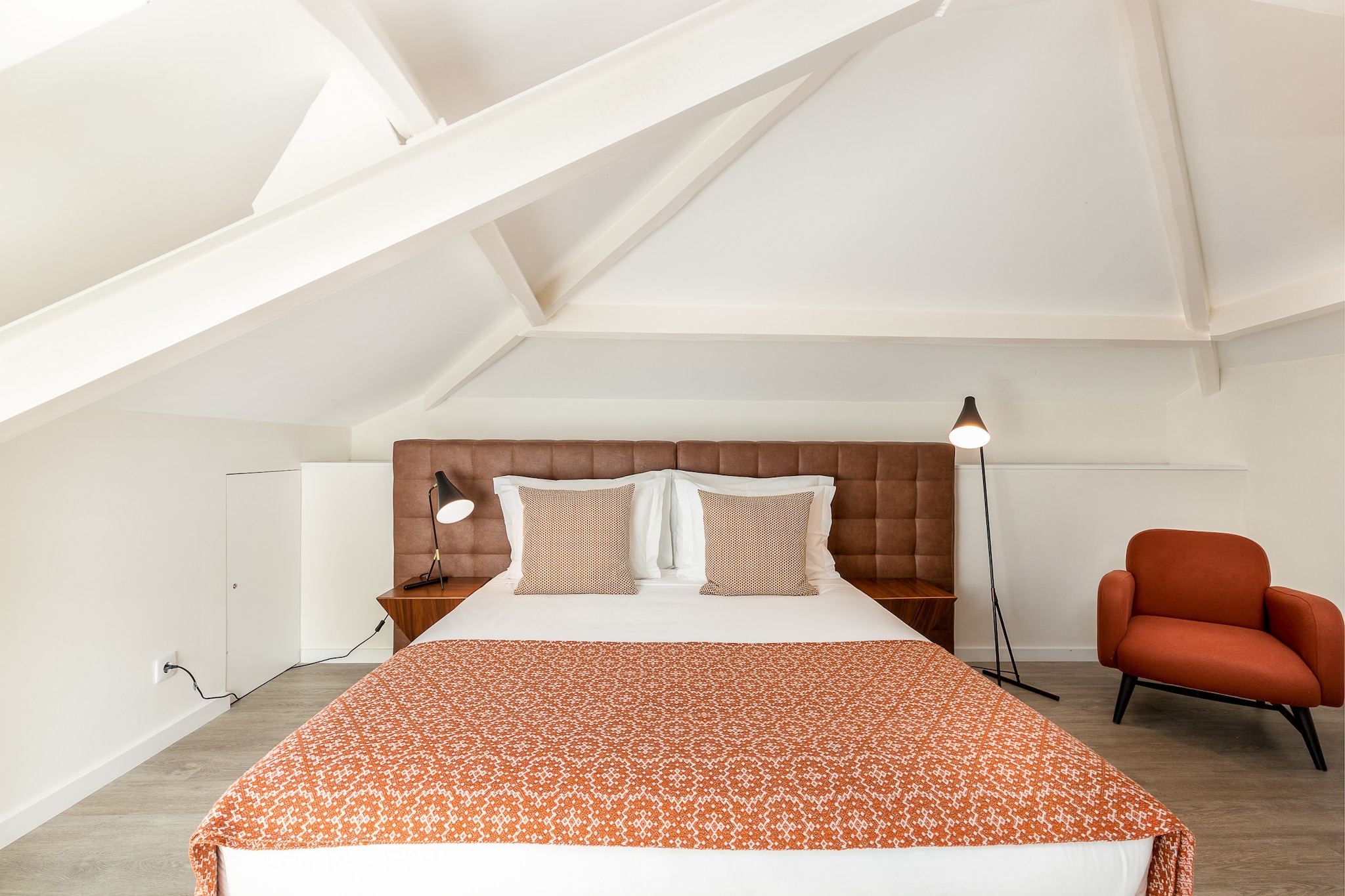 On the 5th floor: (Kitchen(electric kettle, toaster, coffee machine, oven, microwave, dishwasher, fridge-freezer, Juicer, dishes and cutlery, Cooking basics), Living/diningroom(TV(satellite), dining table(8 persons), seating area), bedroom(double bed, TV(satellite)), bedroom(double bed), bedroom(single bed, single bed), bedroom(double bed), bathroom(shower, washbasin, toilet, hairdryer), bathroom(shower, washbasin, toilet), bathroom(shower, washbasin, toilet), Internet access)\n\nElevator, tumble dryer, washing machine, air conditioning, terrace, table football, iron