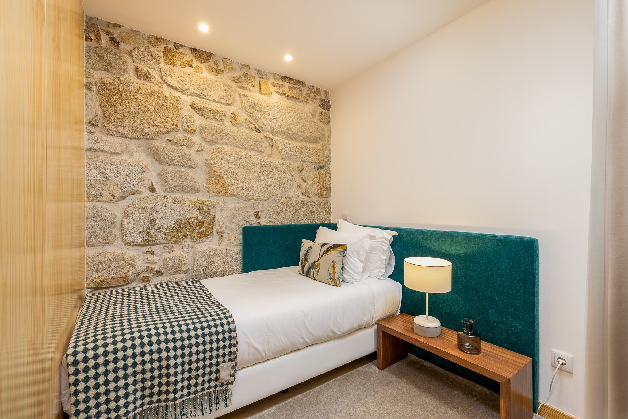 City Apartment with River Views