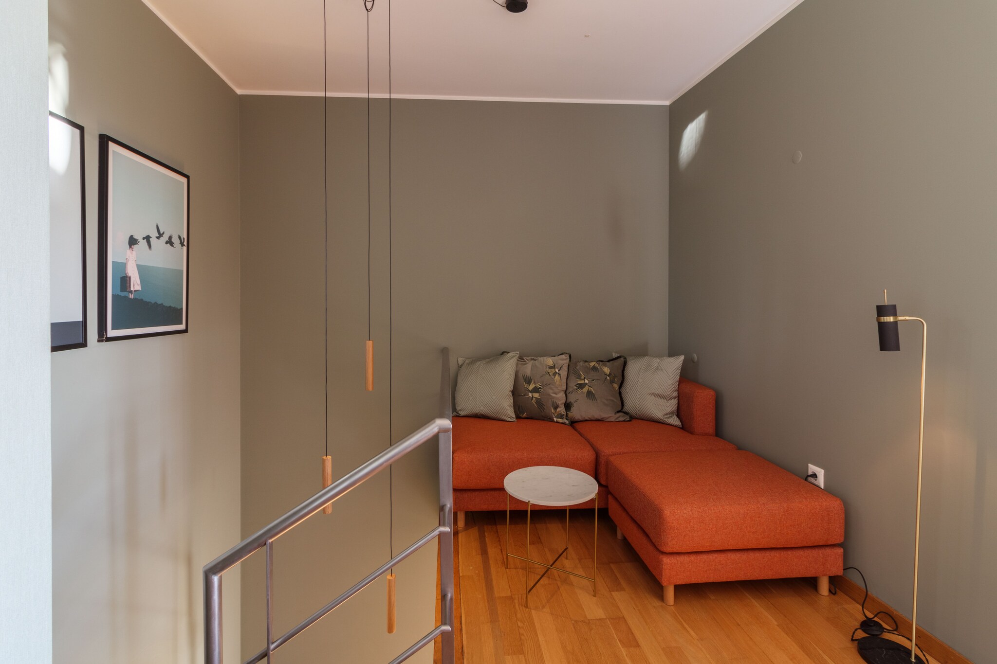 This cozy studio in Porto offers a comfortable and practical stay for up to 2 guests. The studio features a double bed, making it ideal for couples or solo travelers. The independent kitchen is fully equipped with modern appliances, including an electric stove, refrigerator, microwave, oven, freezer, coffee machine, toaster, and kettle. The bathroom includes a bathtub, along with a separate toilet. Additional amenities include air conditioning, satellite TV, Wi-Fi, a washing machine, and an iron, ensuring a comfortable and functional stay.

The studio also has a private balcony, perfect for relaxing and enjoying the surrounding area. It is pet-friendly, allowing you to bring your pet (with an additional fee), and smoking is prohibited inside the apartment. Families with young children can request a high chair and crib. Bed linen, towels, and final cleaning are included in the booking price, making the stay hassle-free.

Located in the heart of Porto, the studio provides easy access to tourist attractions, restaurants, and cafes, allowing you to explore the city with ease. Check-in is available from 15:00 to 0:00, and check-out is before 12:00, offering flexibility. The apartment is perfect for those seeking comfort and convenience, with modern amenities and an excellent location to enjoy the best of Porto.