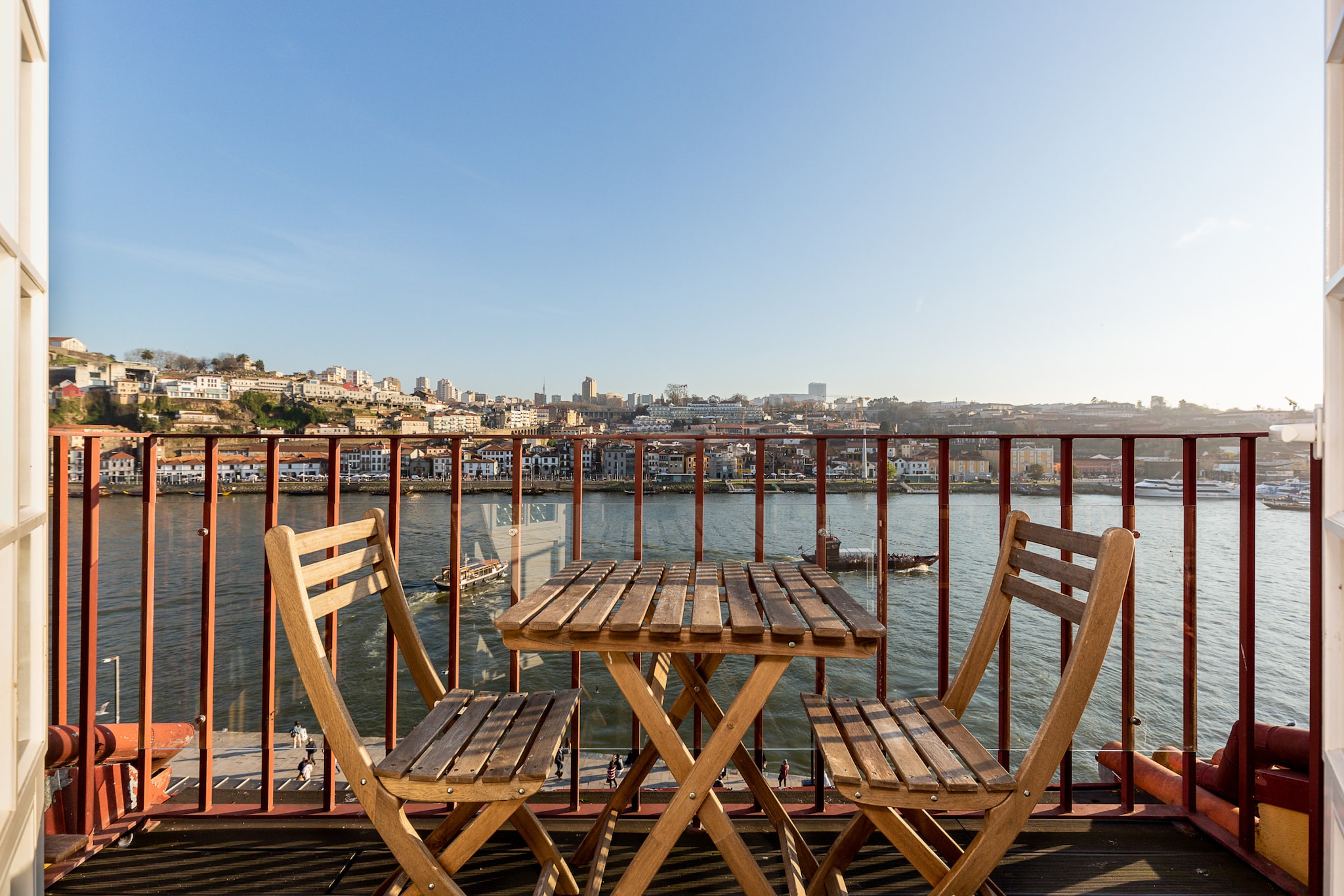 On the 3rd floor: (Living room(TV(satellite), dining table, seating area), open kitchen(electric kettle, toaster, coffee machine, oven, microwave, fridge-freezer, Juicer, dishes and cutlery), bedroom(single bed, single bed), bedroom(double bed), bathroom(shower, hairdryer), Internet access)\n\nbalcony, air conditioning, terrace, iron