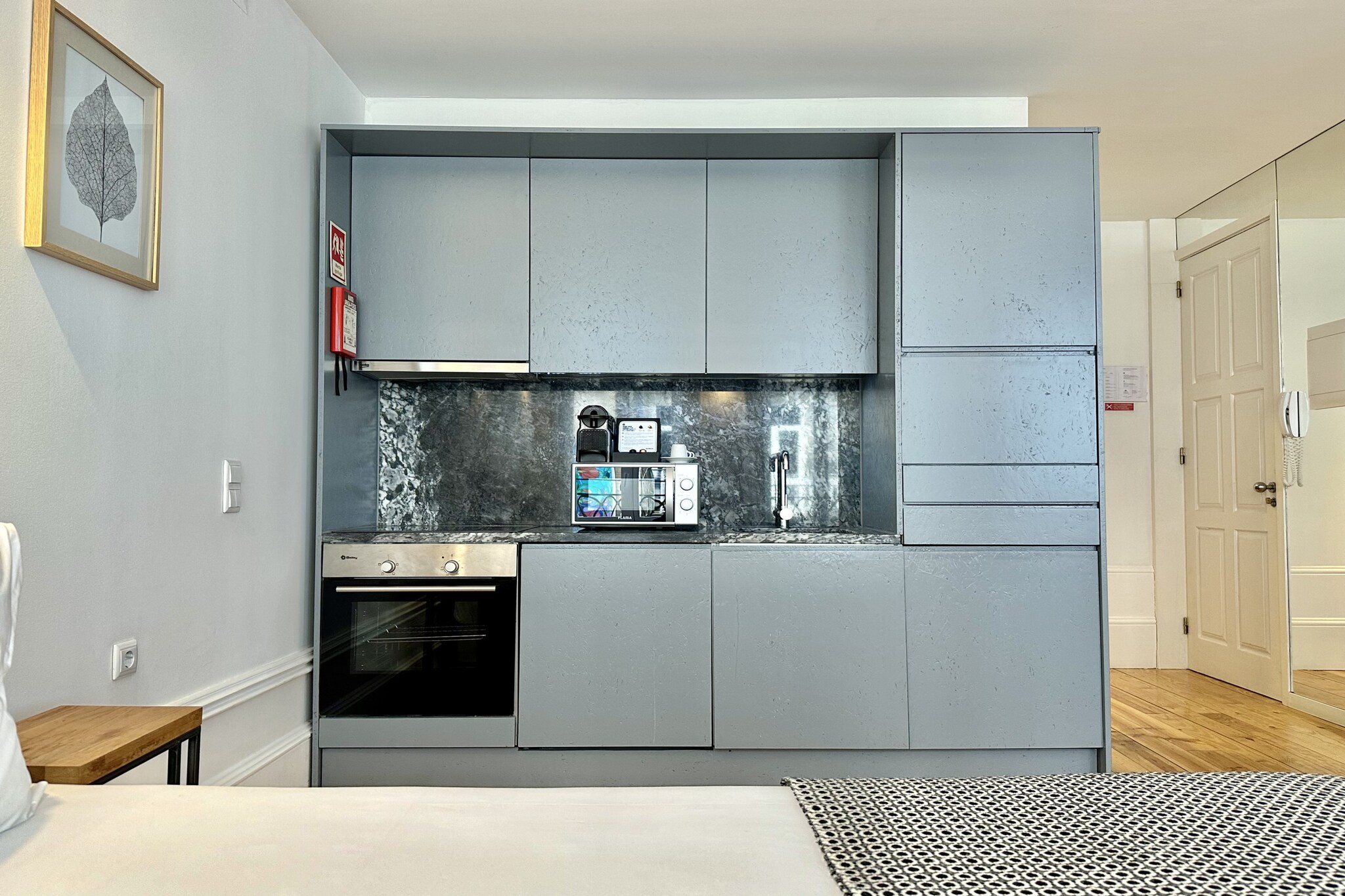 Cozy Porto studio with balcony