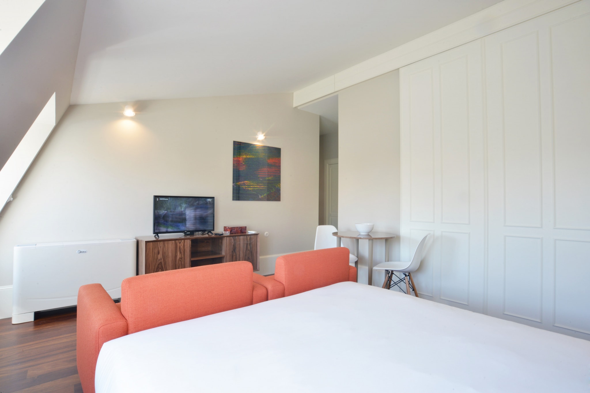 Kitchen(electric kettle, toaster, coffee machine, oven, microwave, fridge-freezer, dishes and cutlery, Cooking basics), Living/bed room(double bed, TV(satellite), dining table(2 persons), seating area), bathroom(shower, washbasin, toilet, hairdryer), Internet access, air conditioning